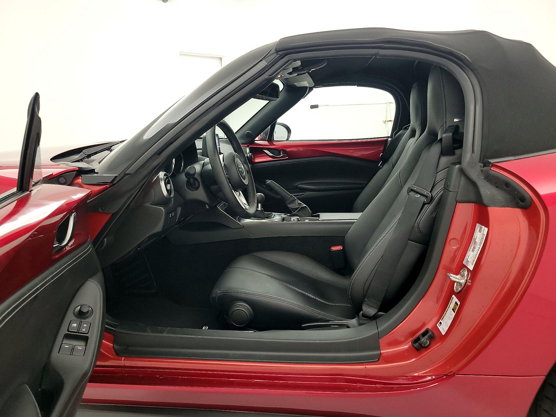 Thumbnail: 2021 Mazda MX-5 Miata - 11