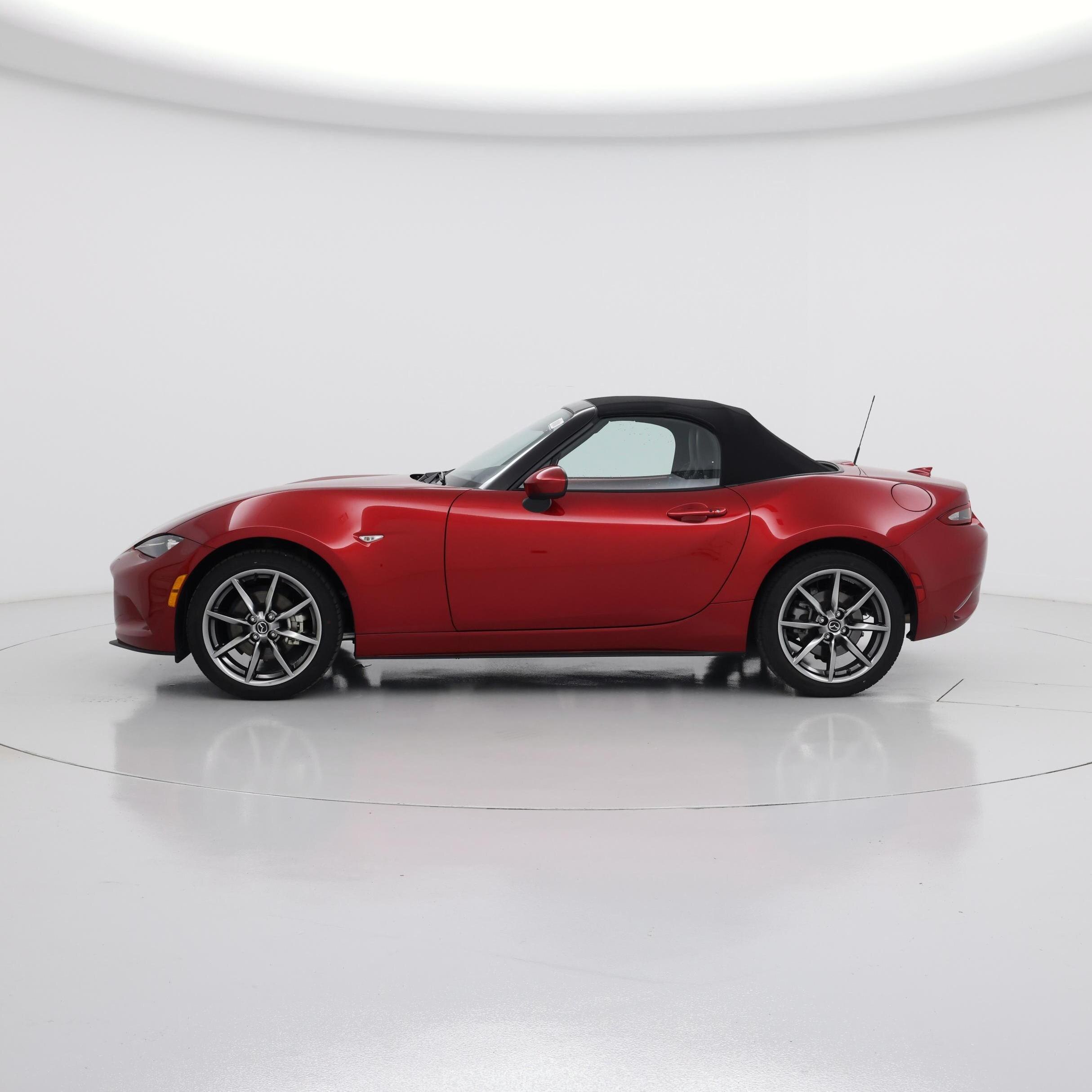 Thumbnail: 2021 Mazda MX-5 Miata - 3