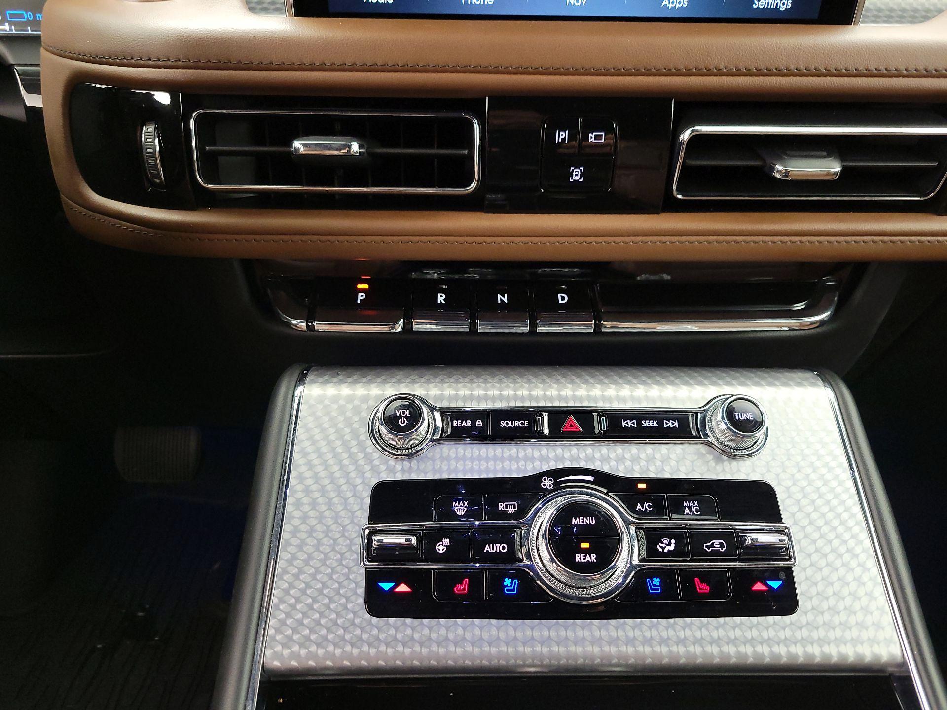 Thumbnail: 2021 Lincoln Aviator - 18