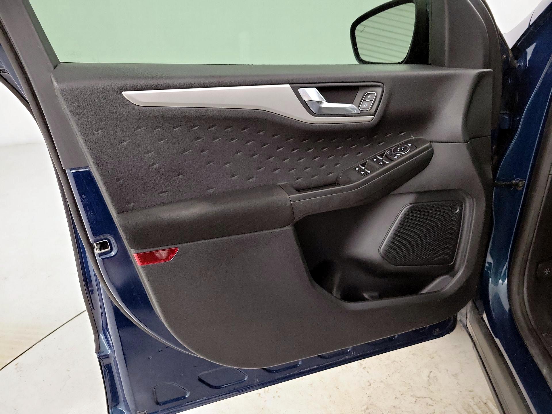 Thumbnail: 2020 Ford Escape - 12