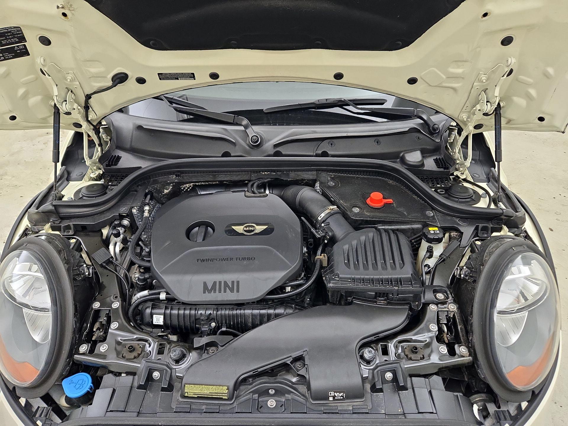 Thumbnail: 2016 MINI Cooper Hardtop - 17