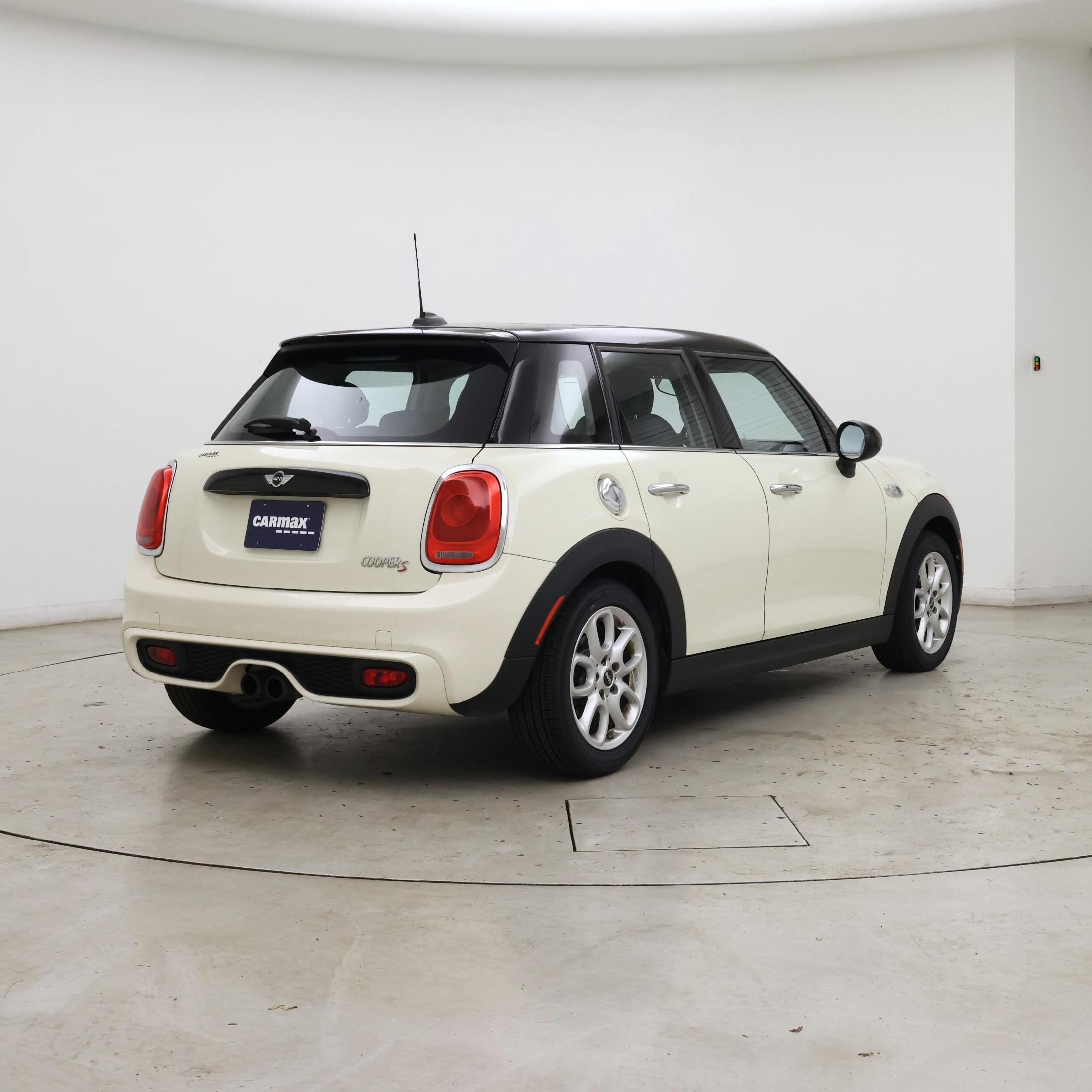Thumbnail: 2016 MINI Cooper Hardtop - 8