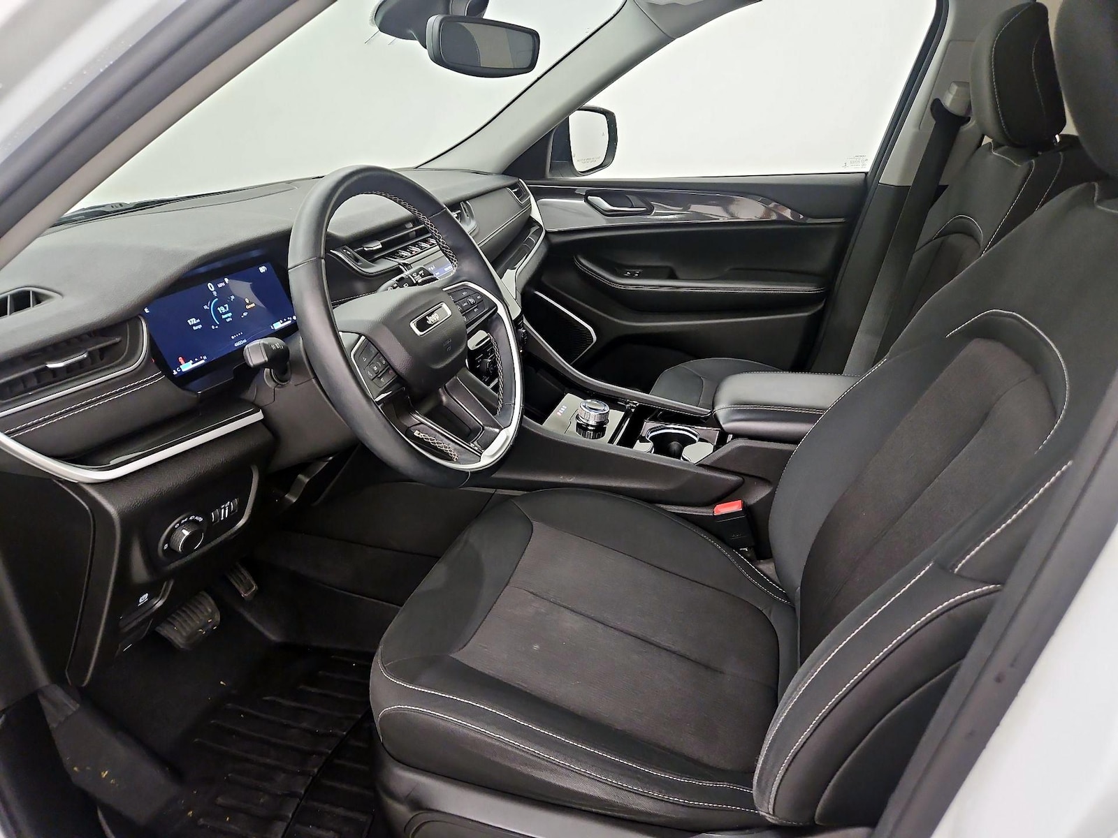 2022 Jeep Grand Cherokee L Laredo - Photo 12