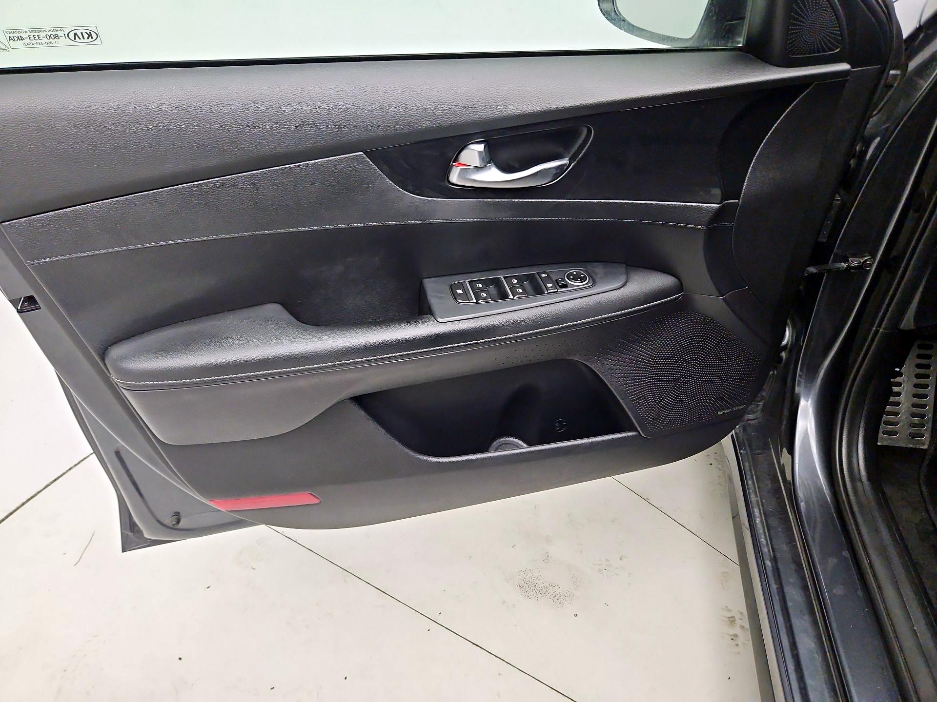Thumbnail: 2021 Kia Forte - 12