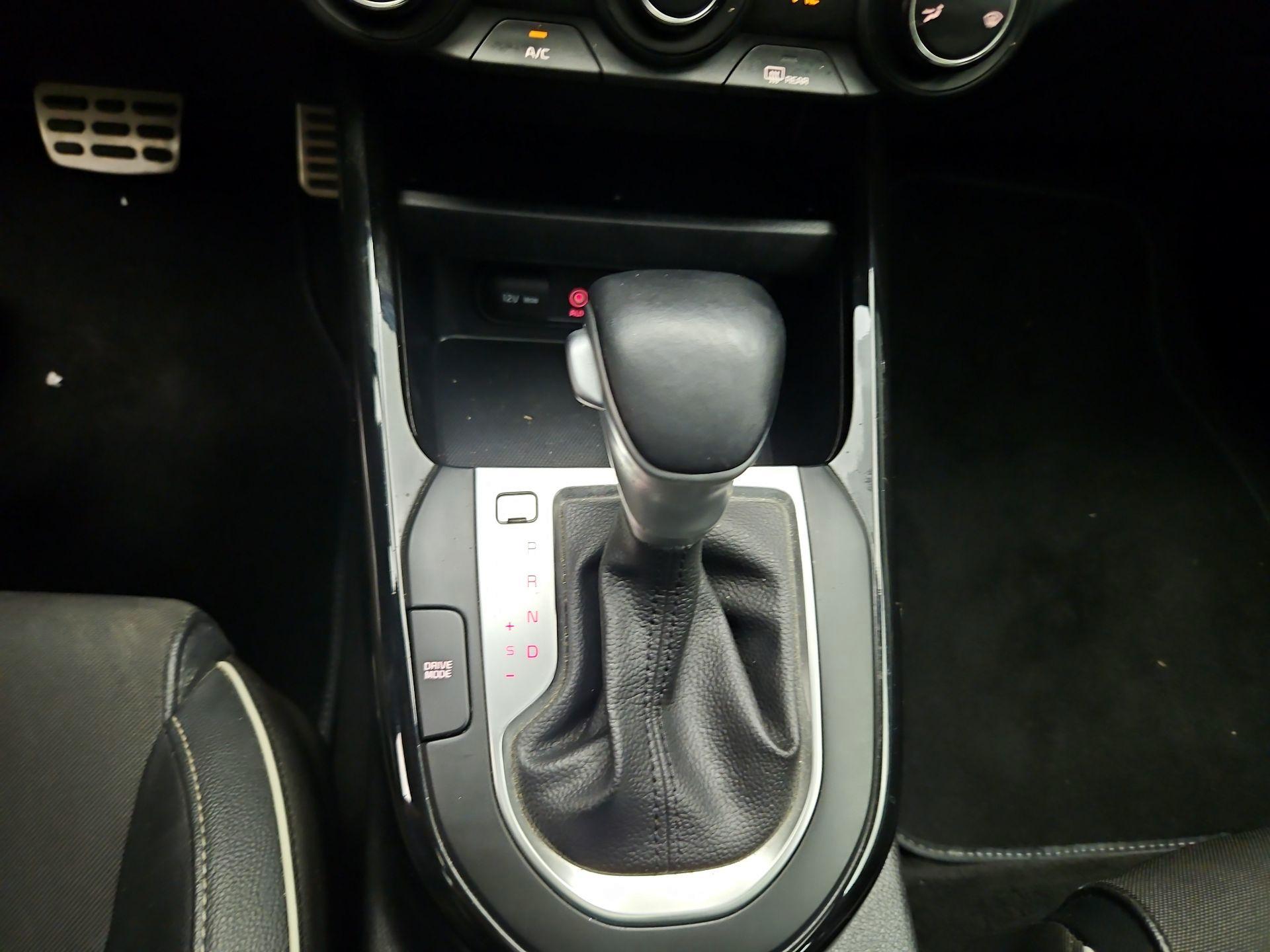 Thumbnail: 2021 Kia Forte - 17