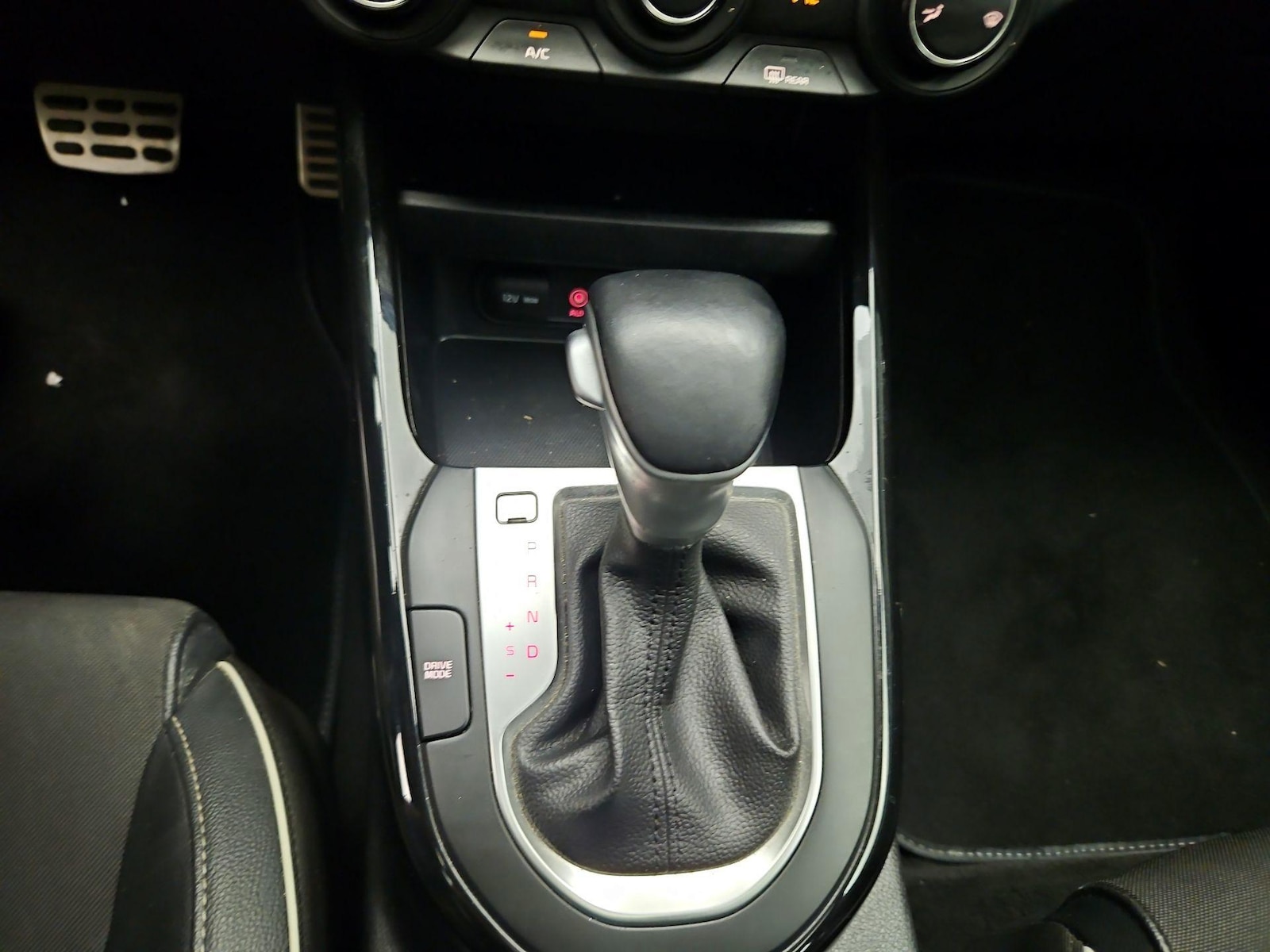 2021 Kia Forte GT-Line - Photo 18