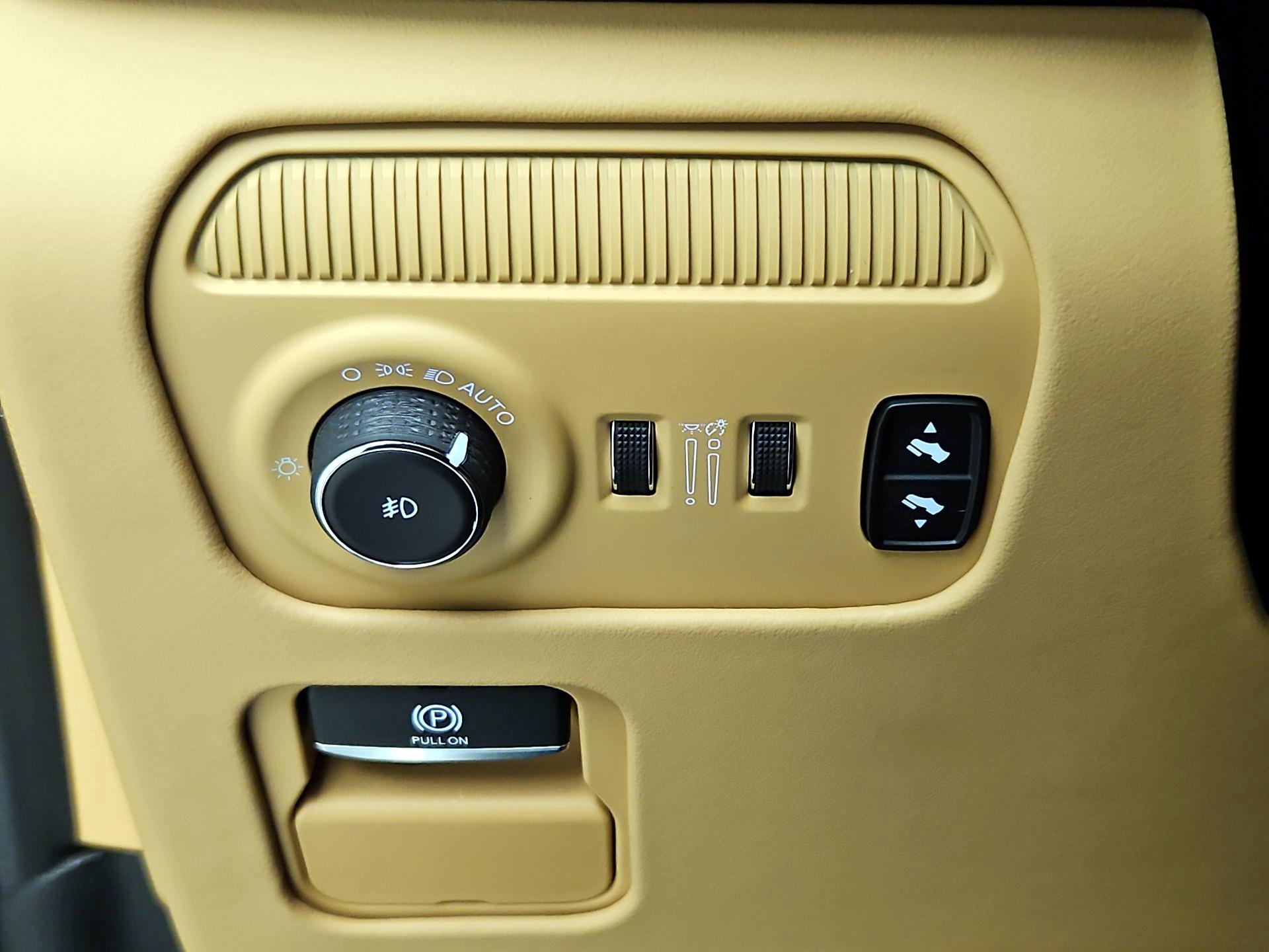 Thumbnail: 2023 Jeep Grand Wagoneer - 13