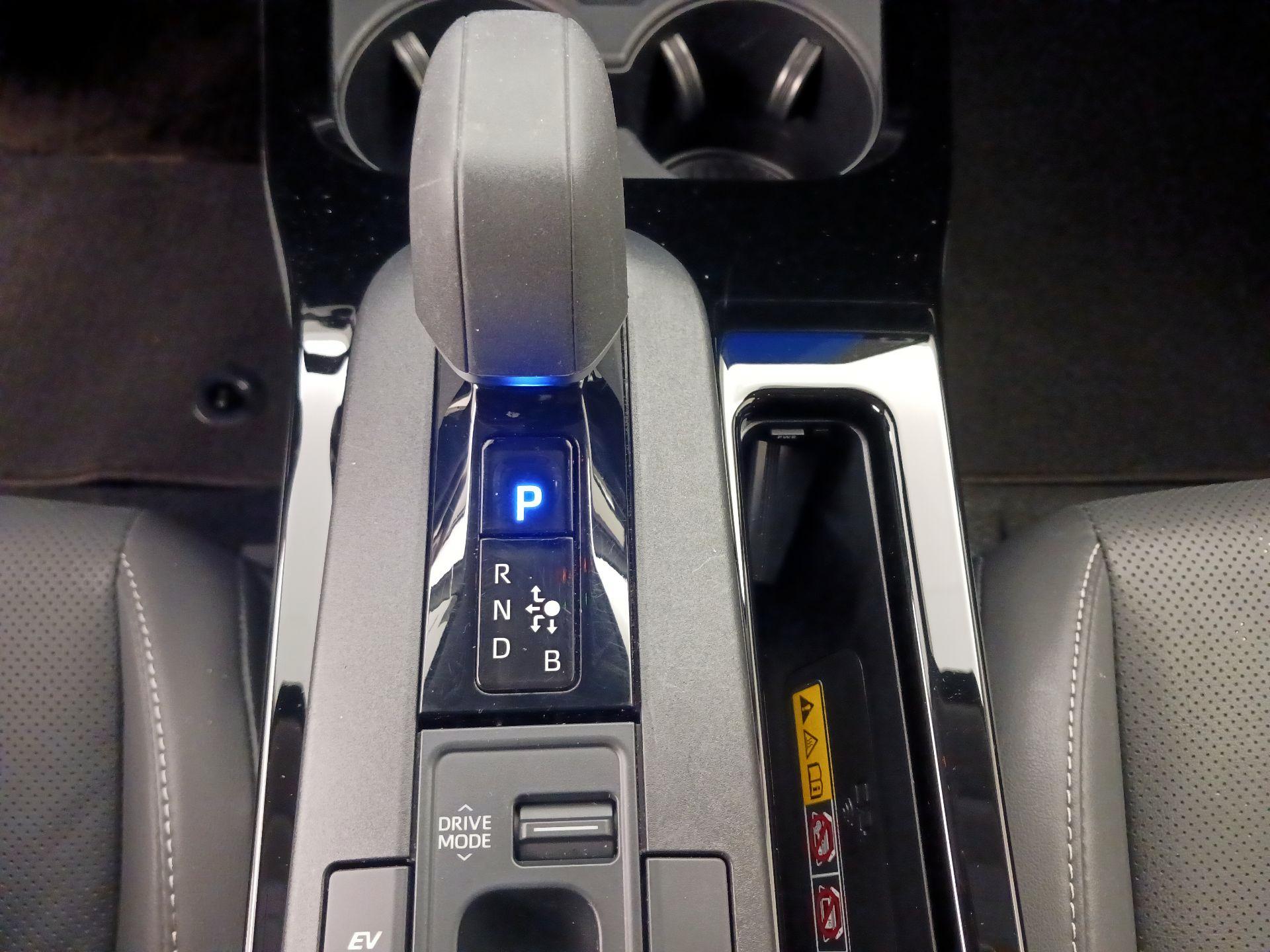 Thumbnail: 2024 Toyota Prius - 17