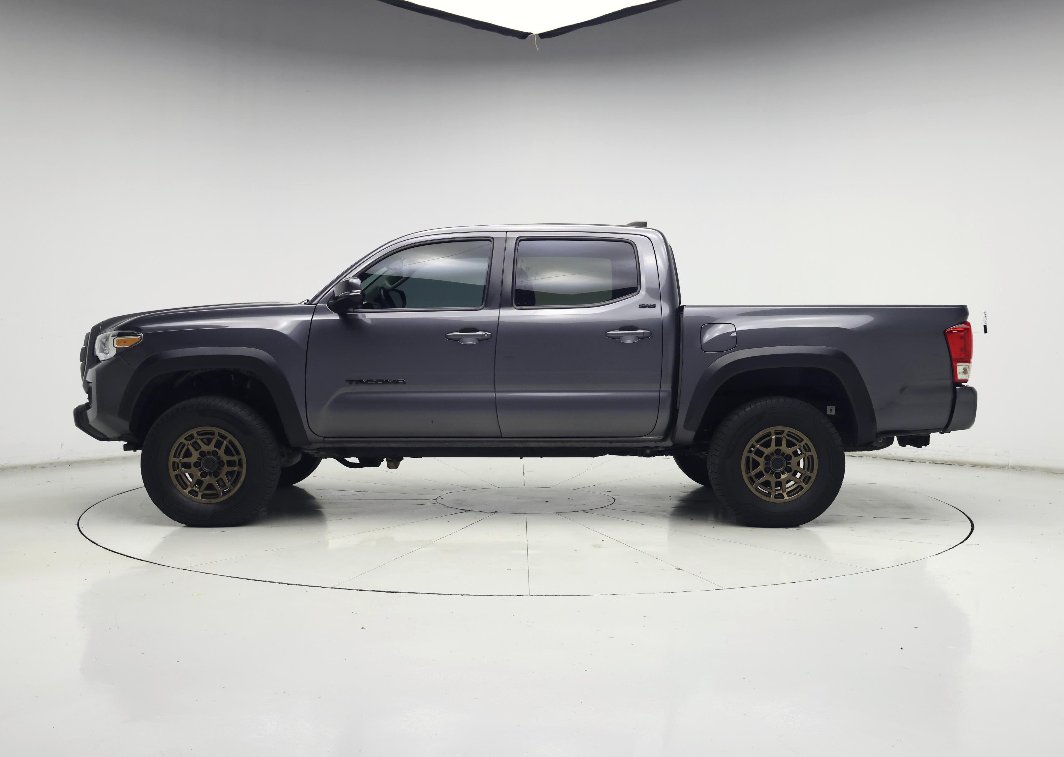 Thumbnail: 2023 Toyota Tacoma - 3