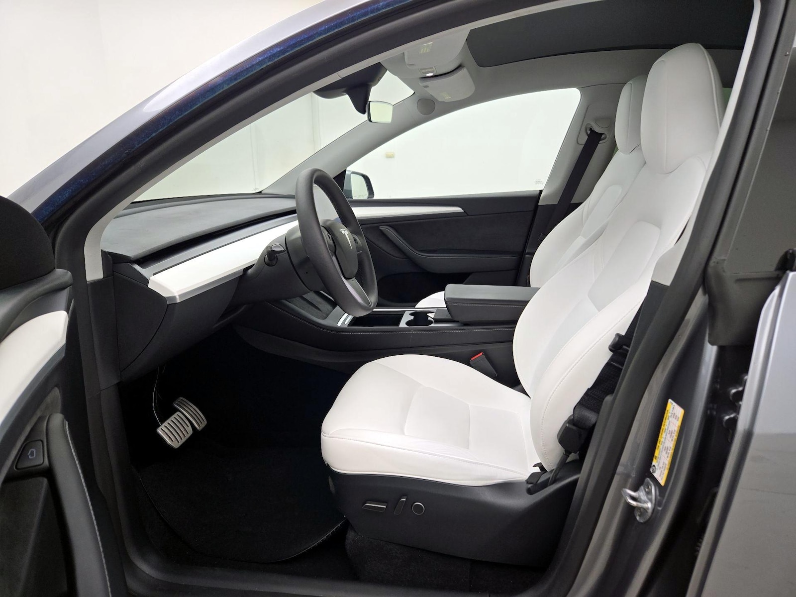 2024 Tesla Model Y Performance - Photo 12