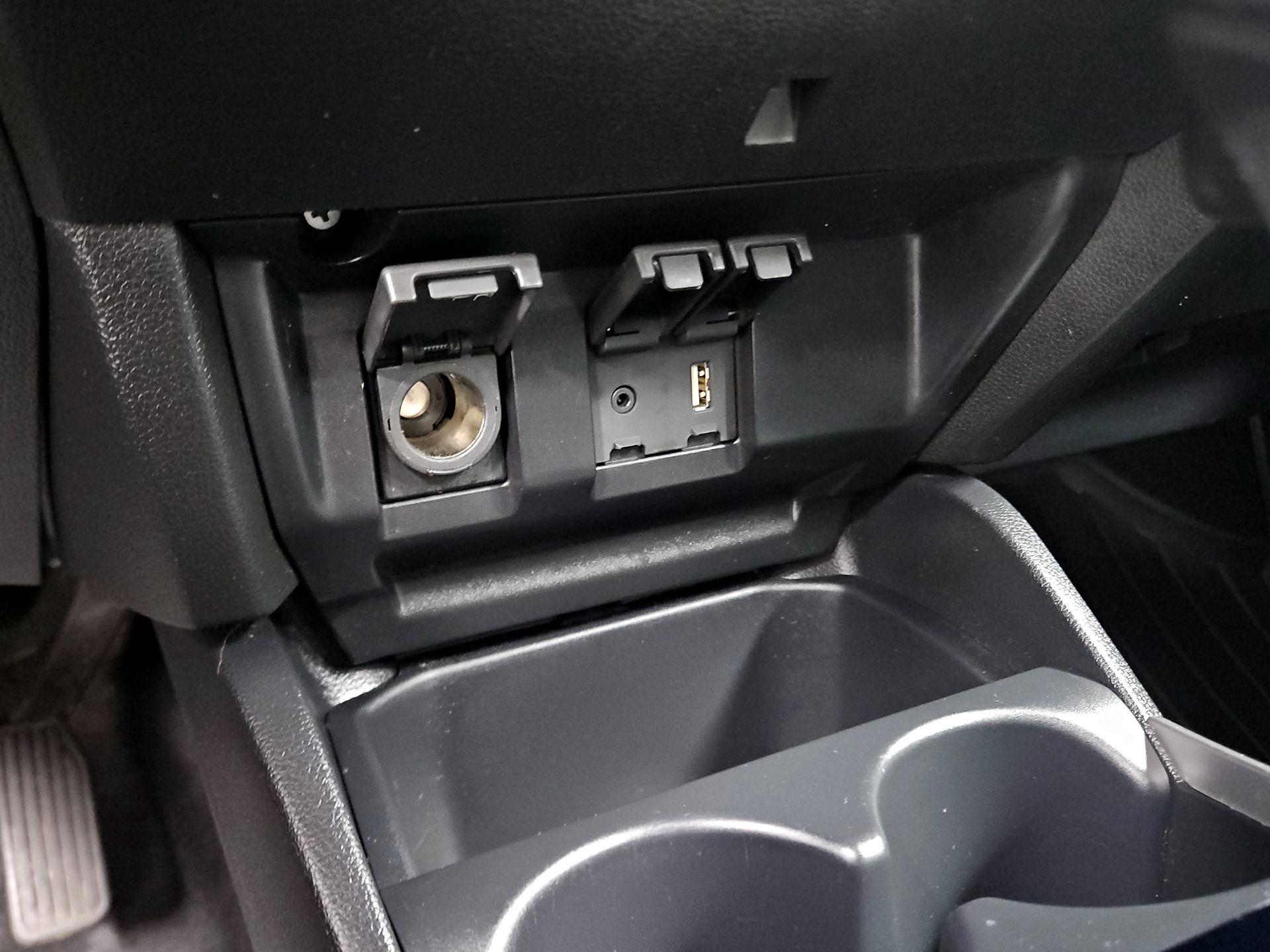 Thumbnail: 2015 Honda Fit - 18