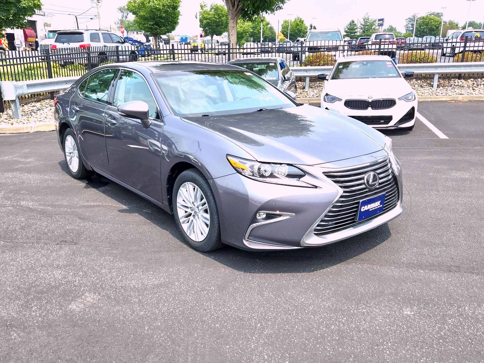 Thumbnail: 2017 Lexus ES - 1