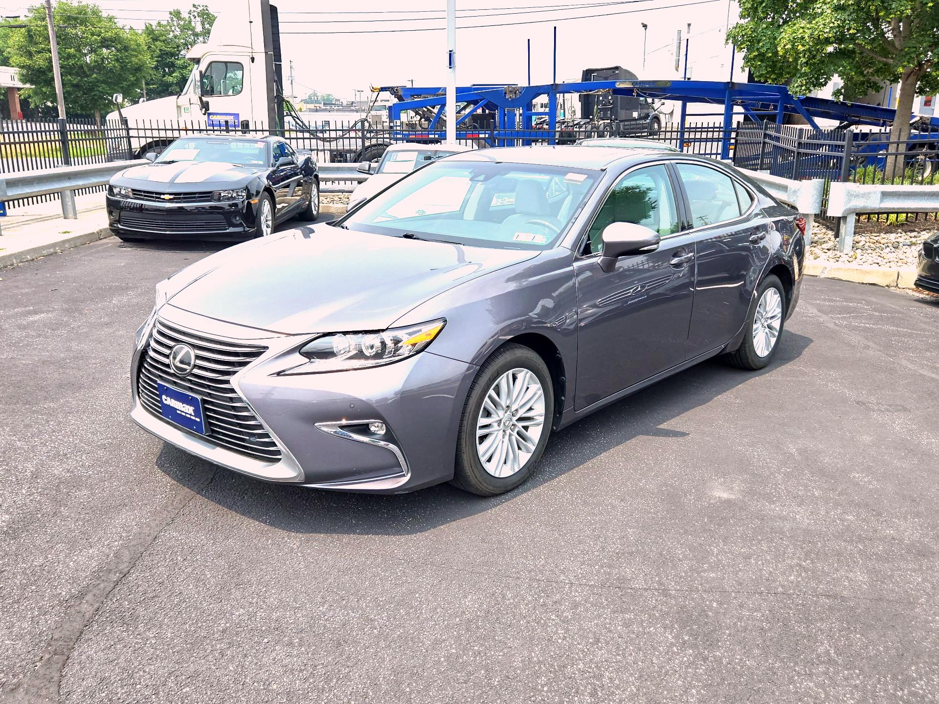 Thumbnail: 2017 Lexus ES - 3