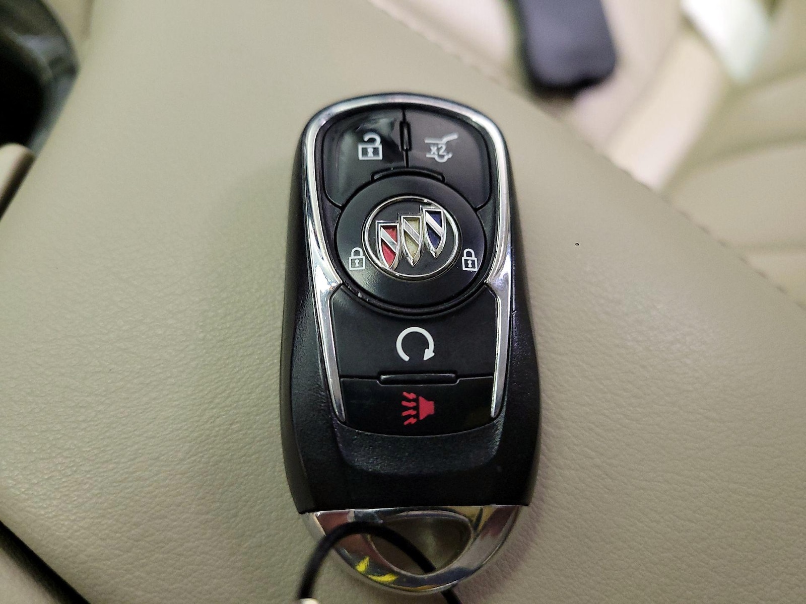 2020 Buick Envision Essence - Photo 24