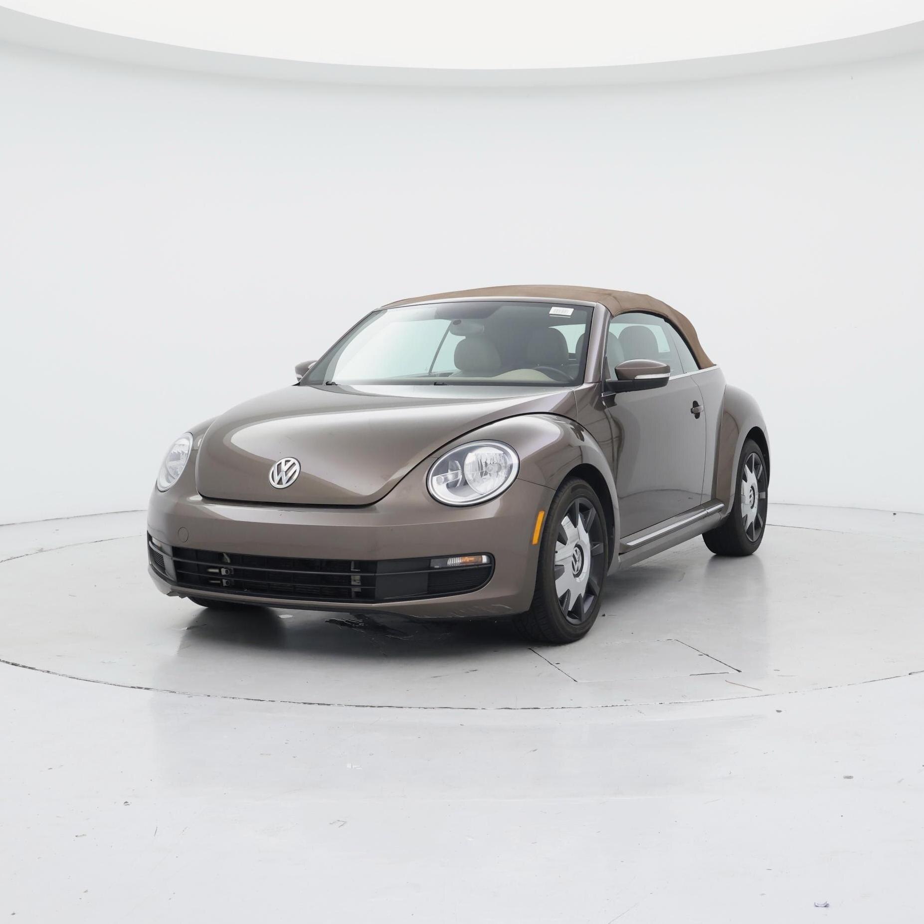 Thumbnail: 2015 Volkswagen Beetle - 4