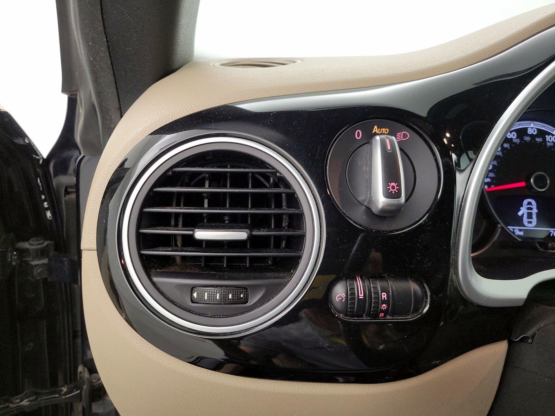 Thumbnail: 2019 Volkswagen Beetle - 13