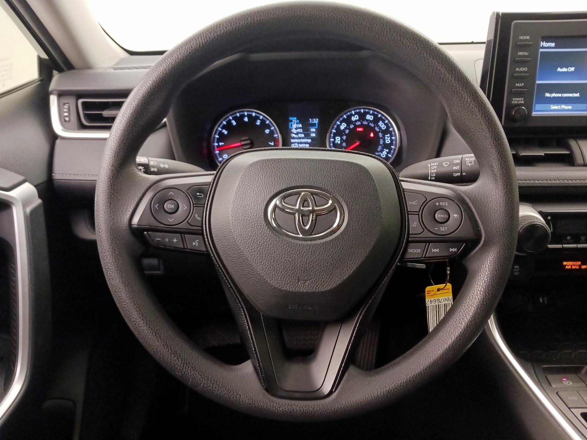 Thumbnail: 2019 Toyota RAV4 - 10