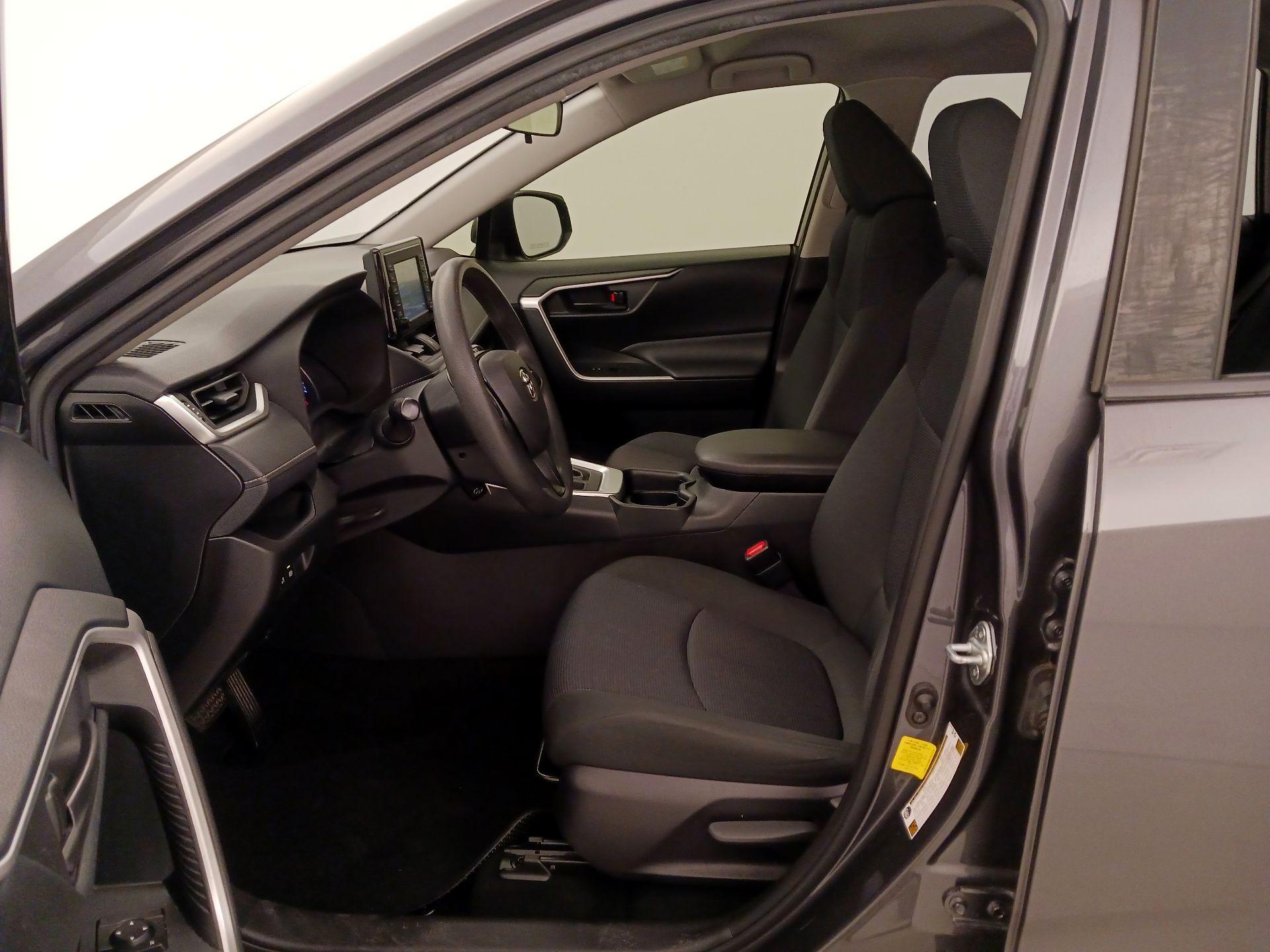 Thumbnail: 2019 Toyota RAV4 - 11