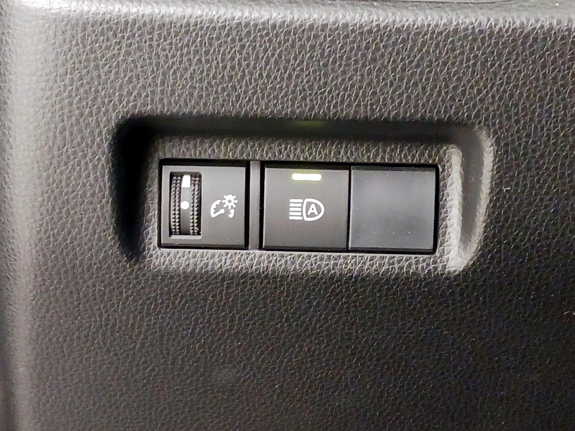 Thumbnail: 2019 Toyota RAV4 - 13