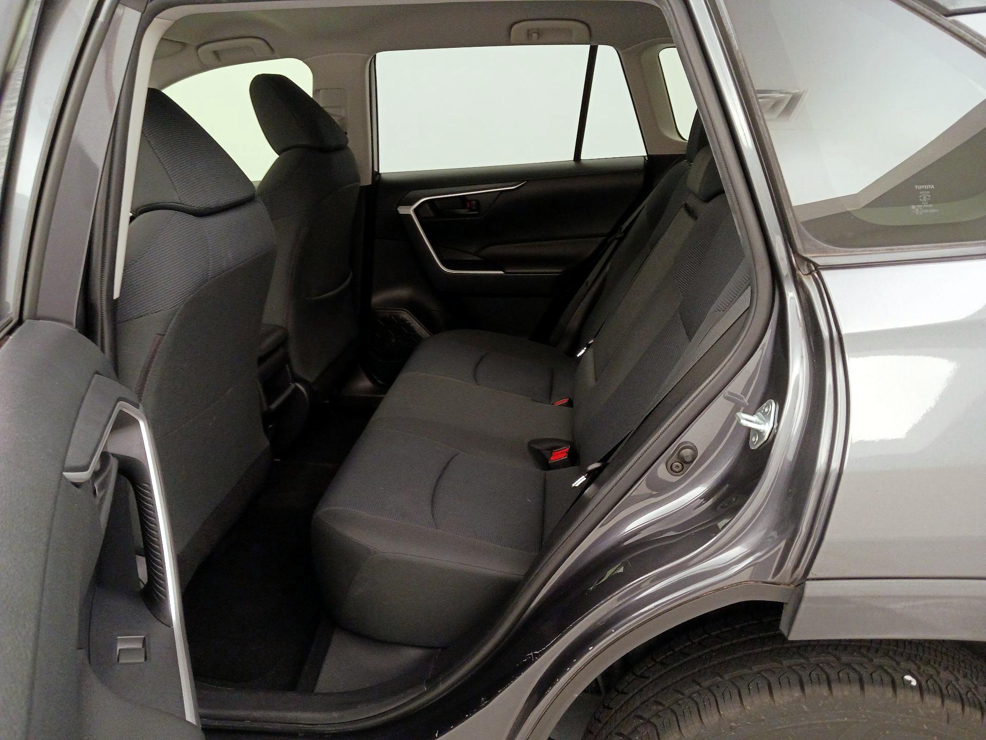 Thumbnail: 2019 Toyota RAV4 - 19