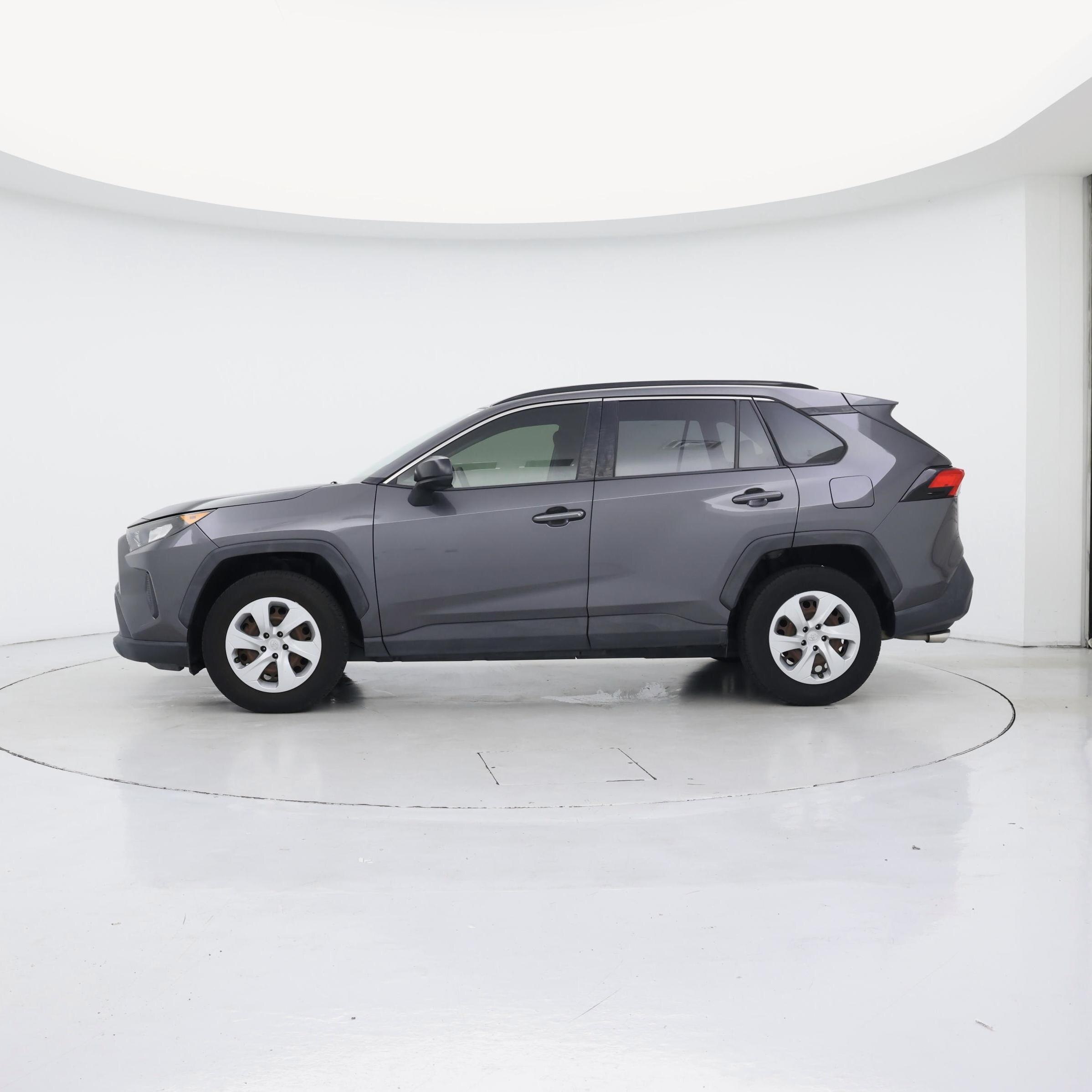 Thumbnail: 2019 Toyota RAV4 - 3