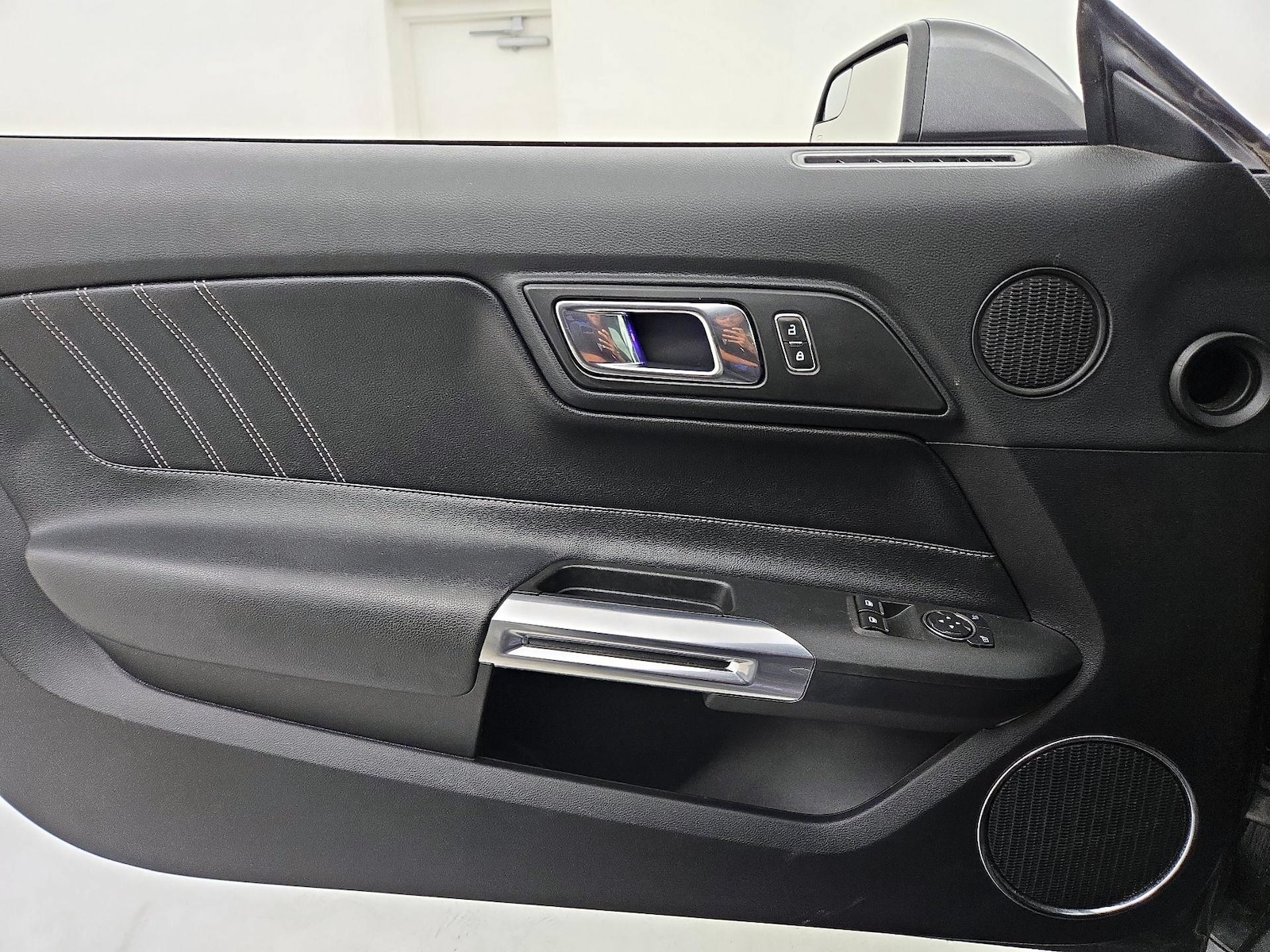 2018 Ford Mustang GT Premium - Photo 13
