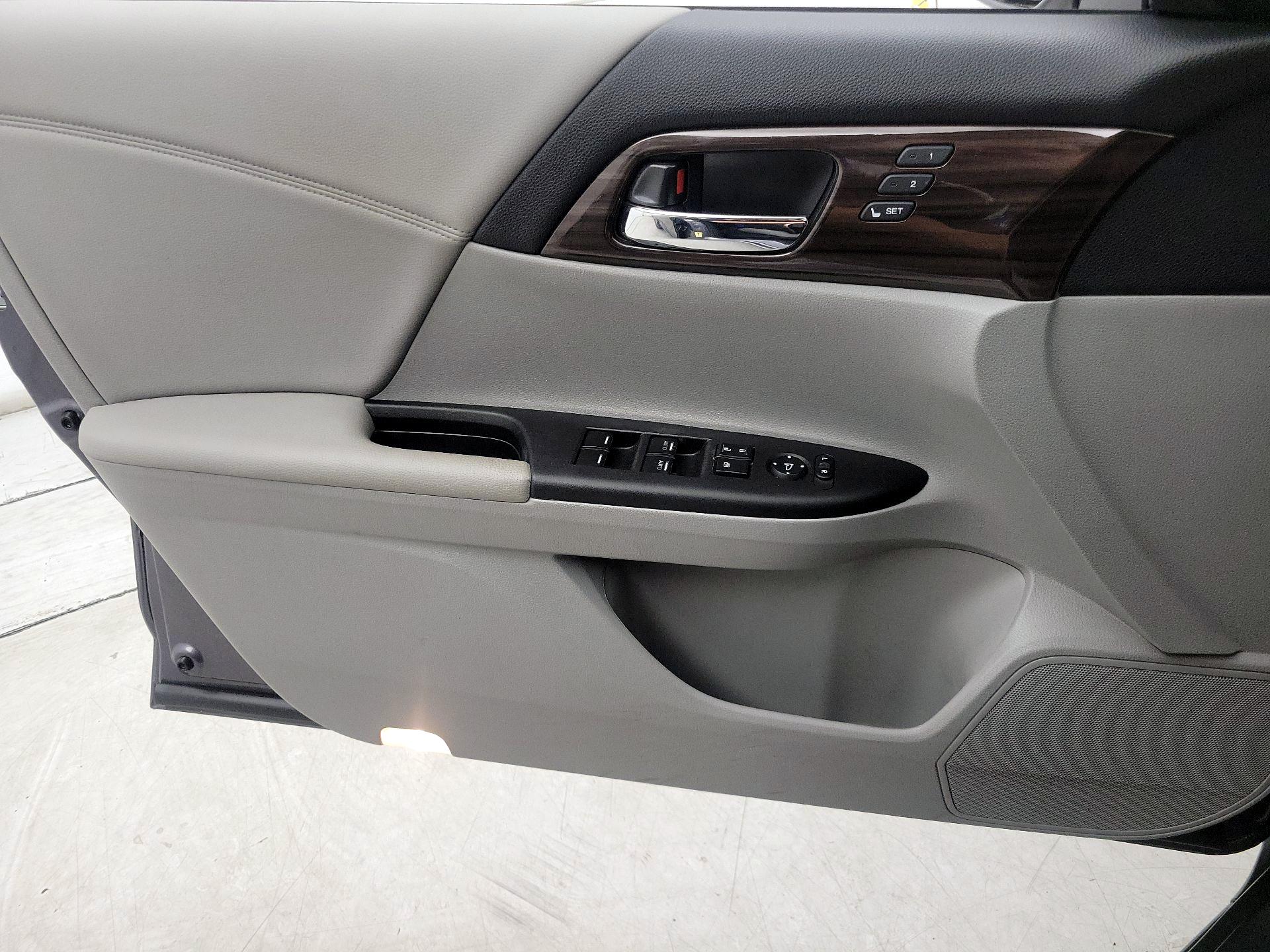 Thumbnail: 2016 Honda Accord - 12
