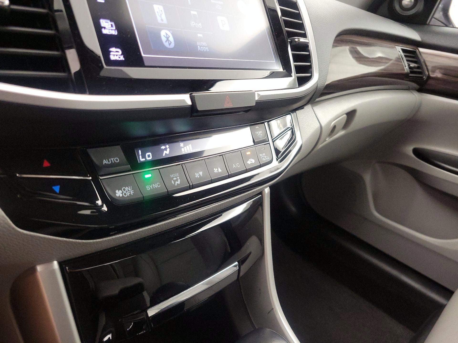 Thumbnail: 2016 Honda Accord - 16