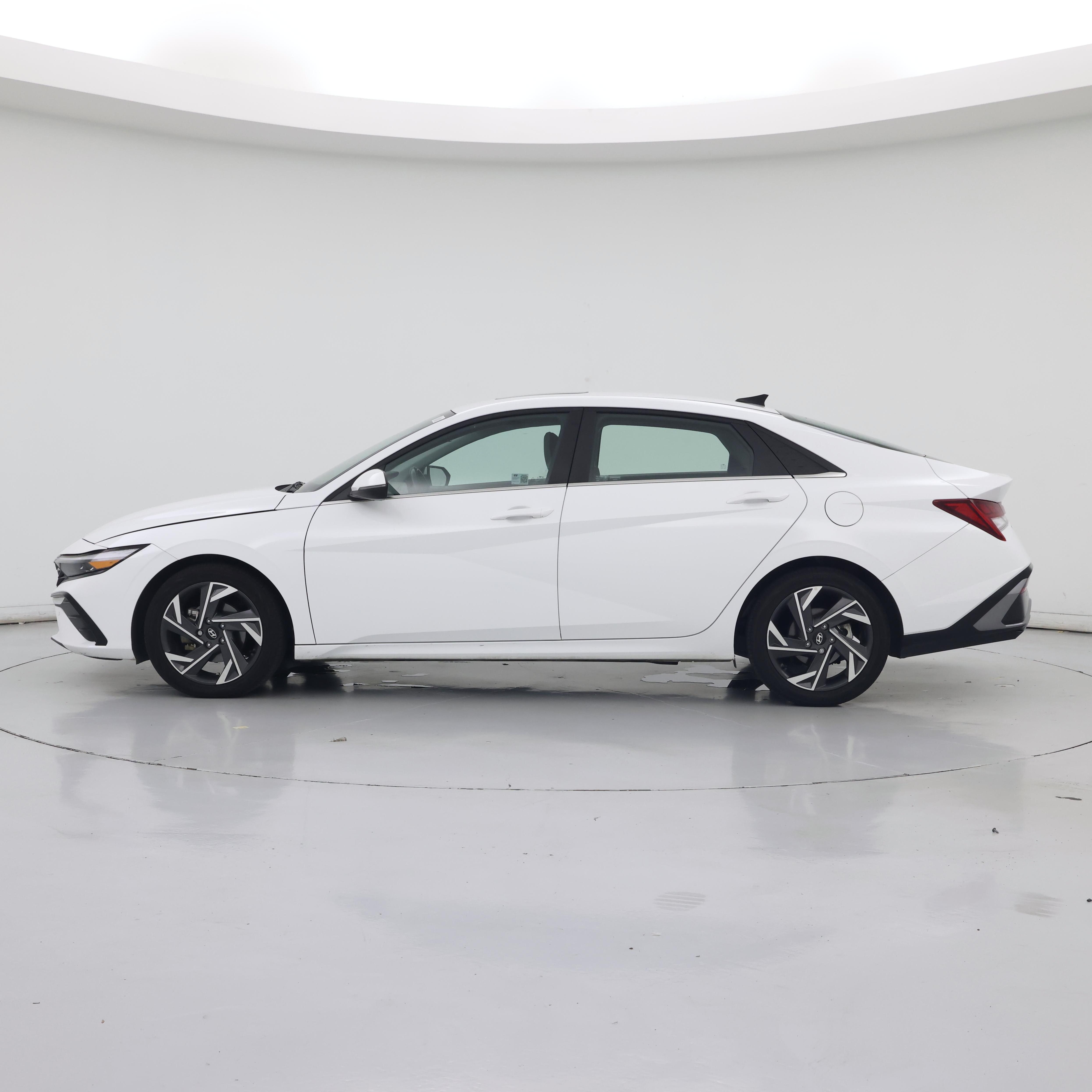 Thumbnail: 2024 Hyundai Elantra - 3