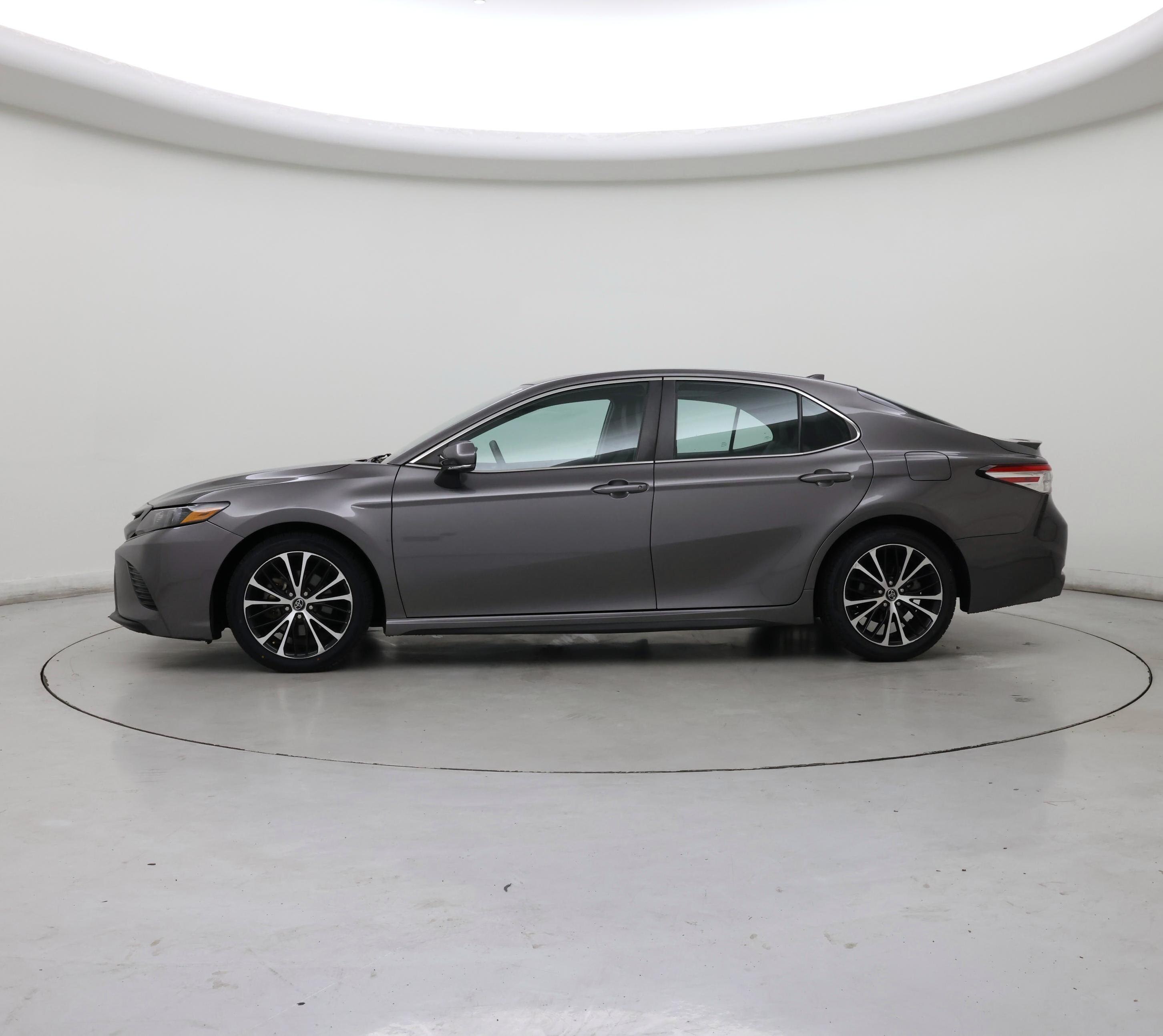 Thumbnail: 2020 Toyota Camry - 3