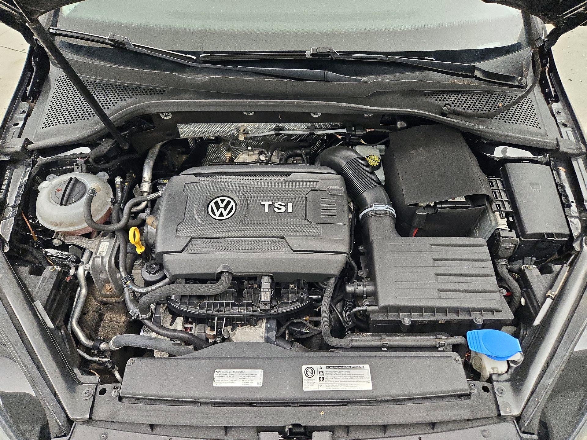 Thumbnail: 2016 Volkswagen Golf - 17