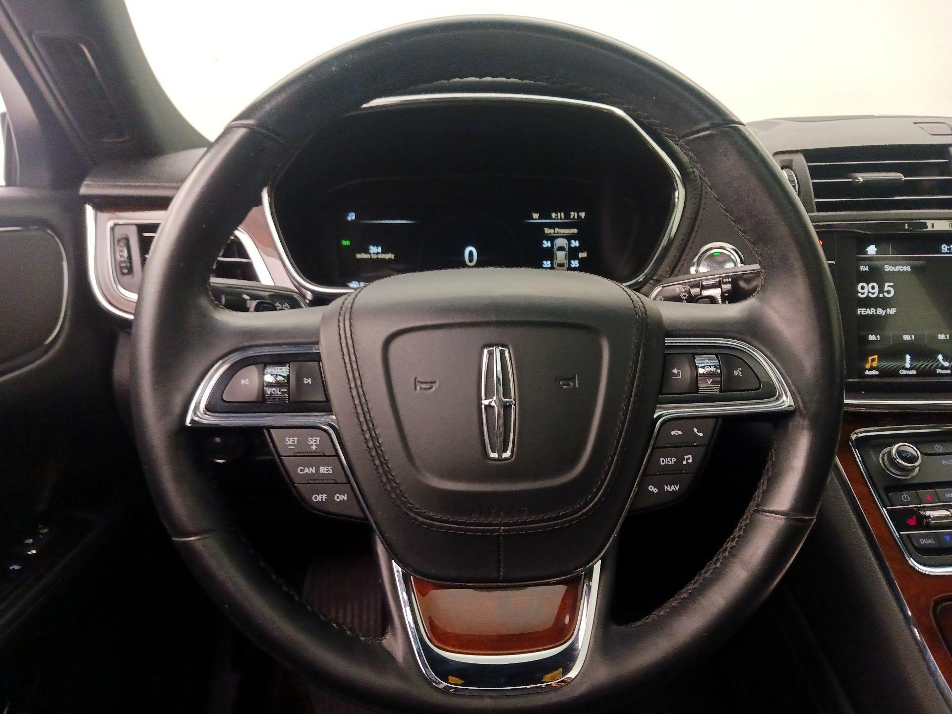 Thumbnail: 2018 Lincoln Continental - 10