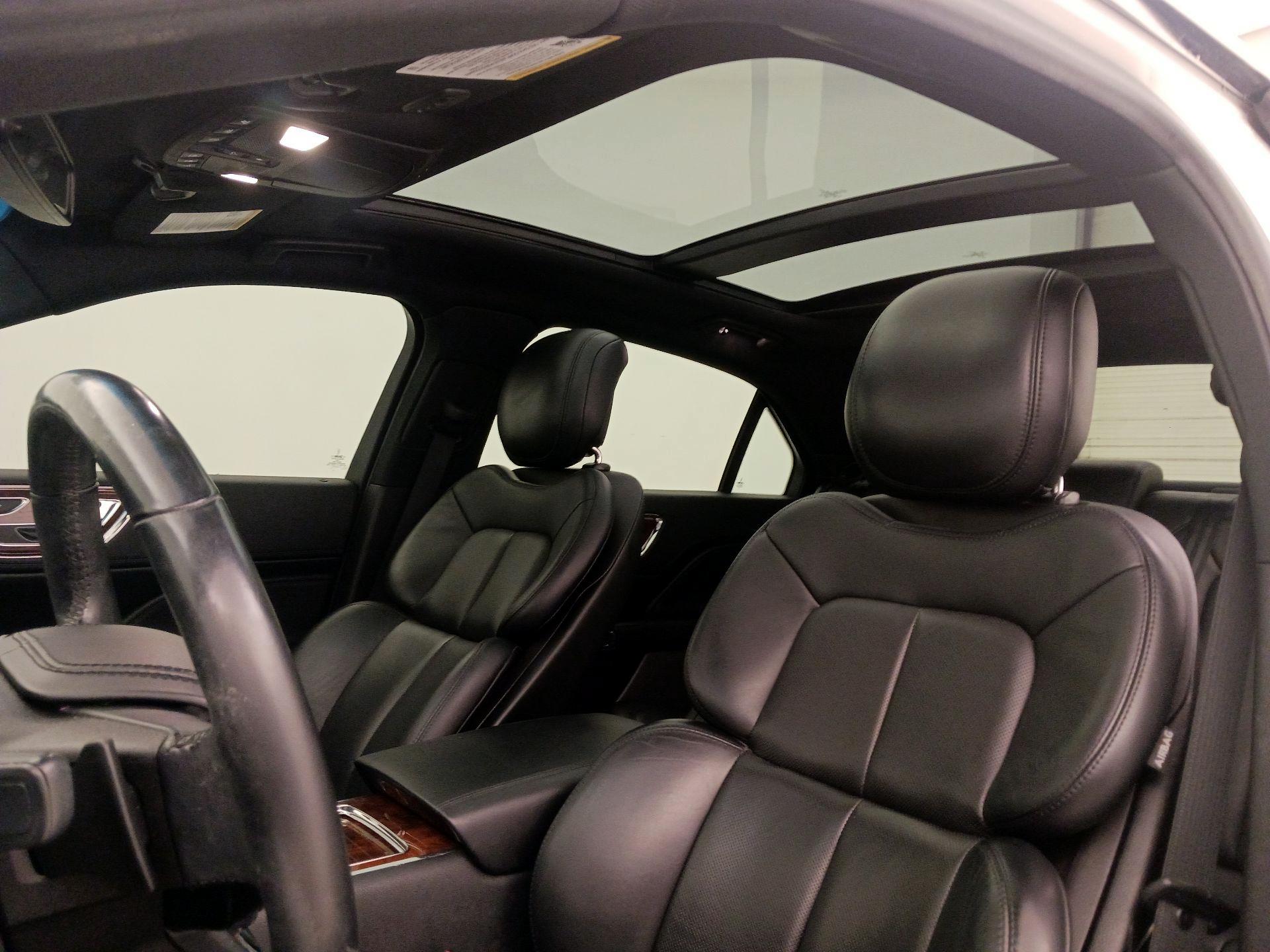 Thumbnail: 2018 Lincoln Continental - 20