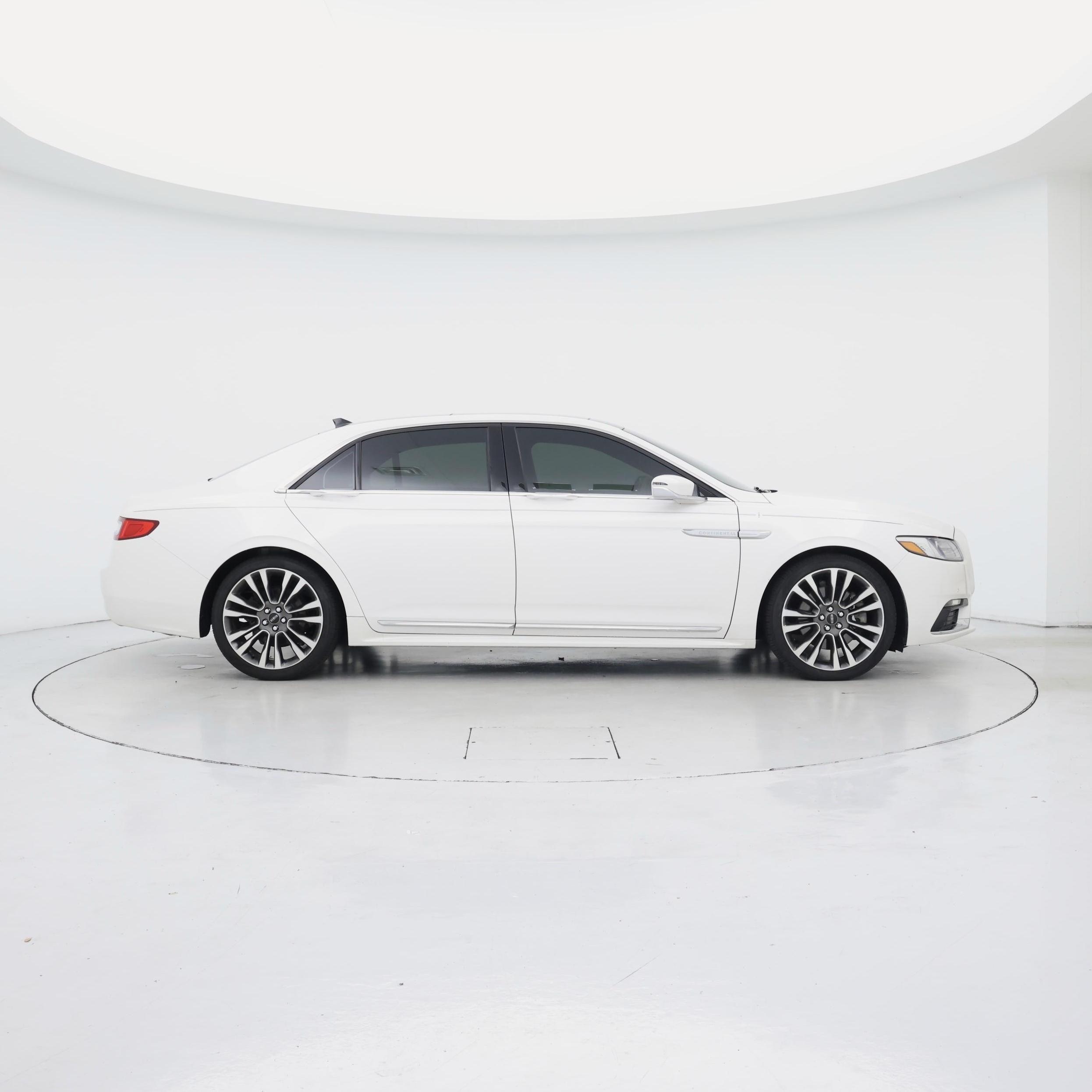 Thumbnail: 2018 Lincoln Continental - 7