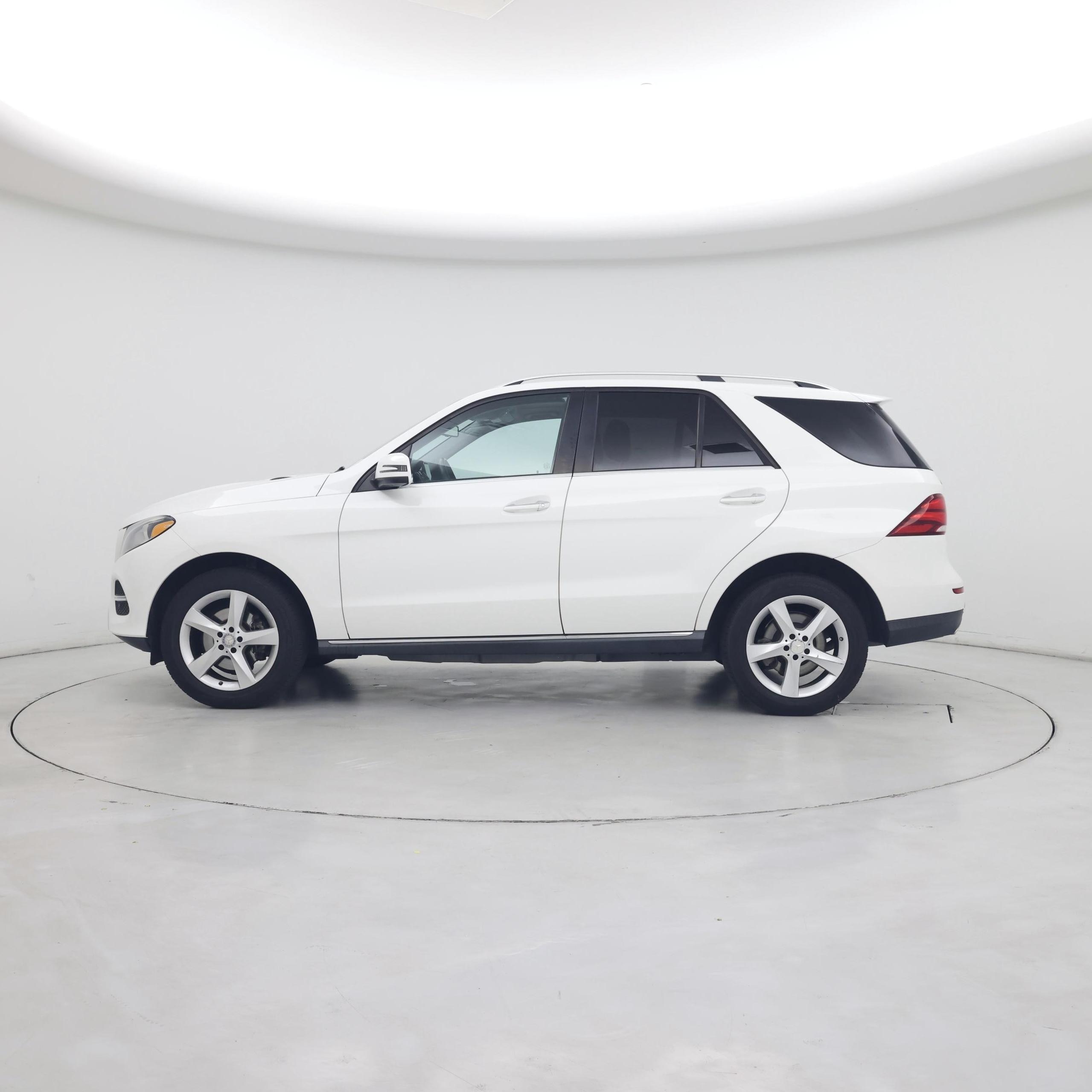 Thumbnail: 2016 Mercedes-Benz GLE - 3