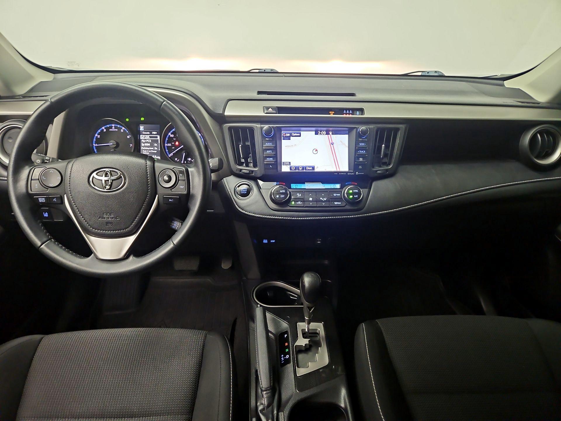 Thumbnail: 2018 Toyota RAV4 - 9