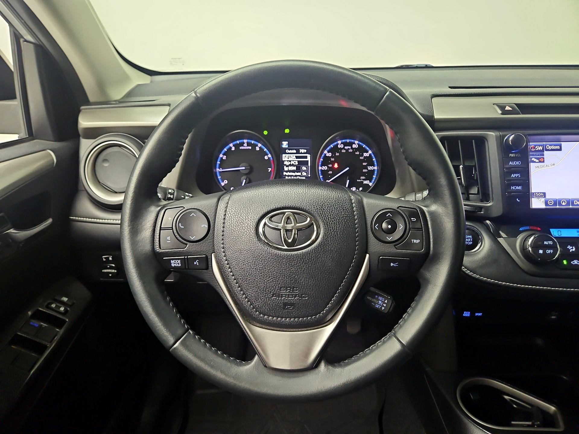 Thumbnail: 2018 Toyota RAV4 - 10
