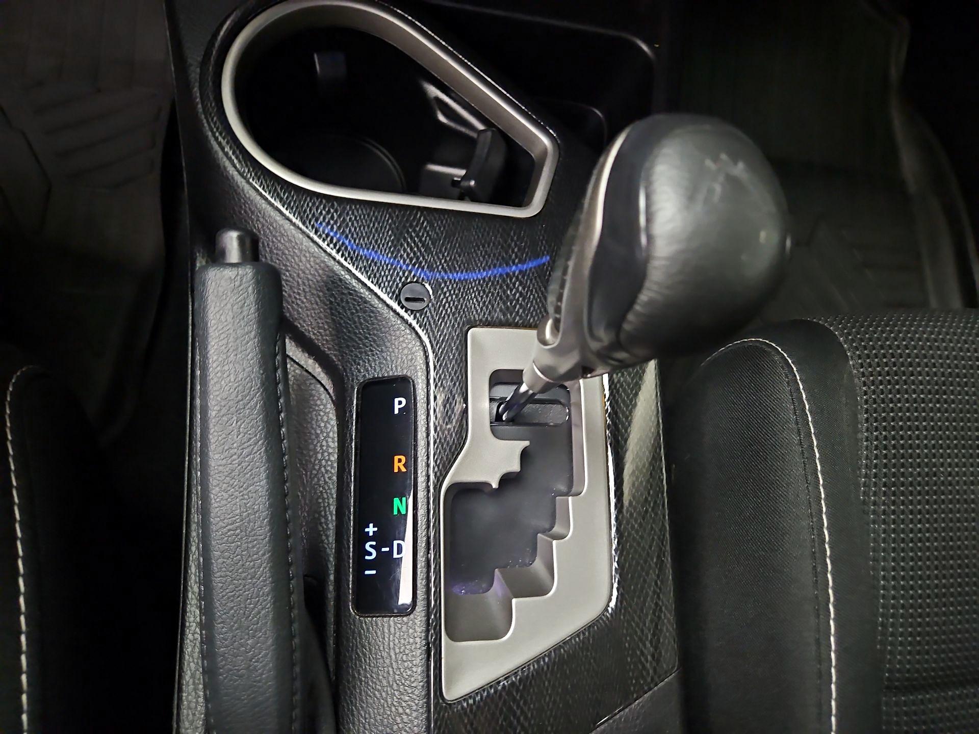 Thumbnail: 2018 Toyota RAV4 - 18