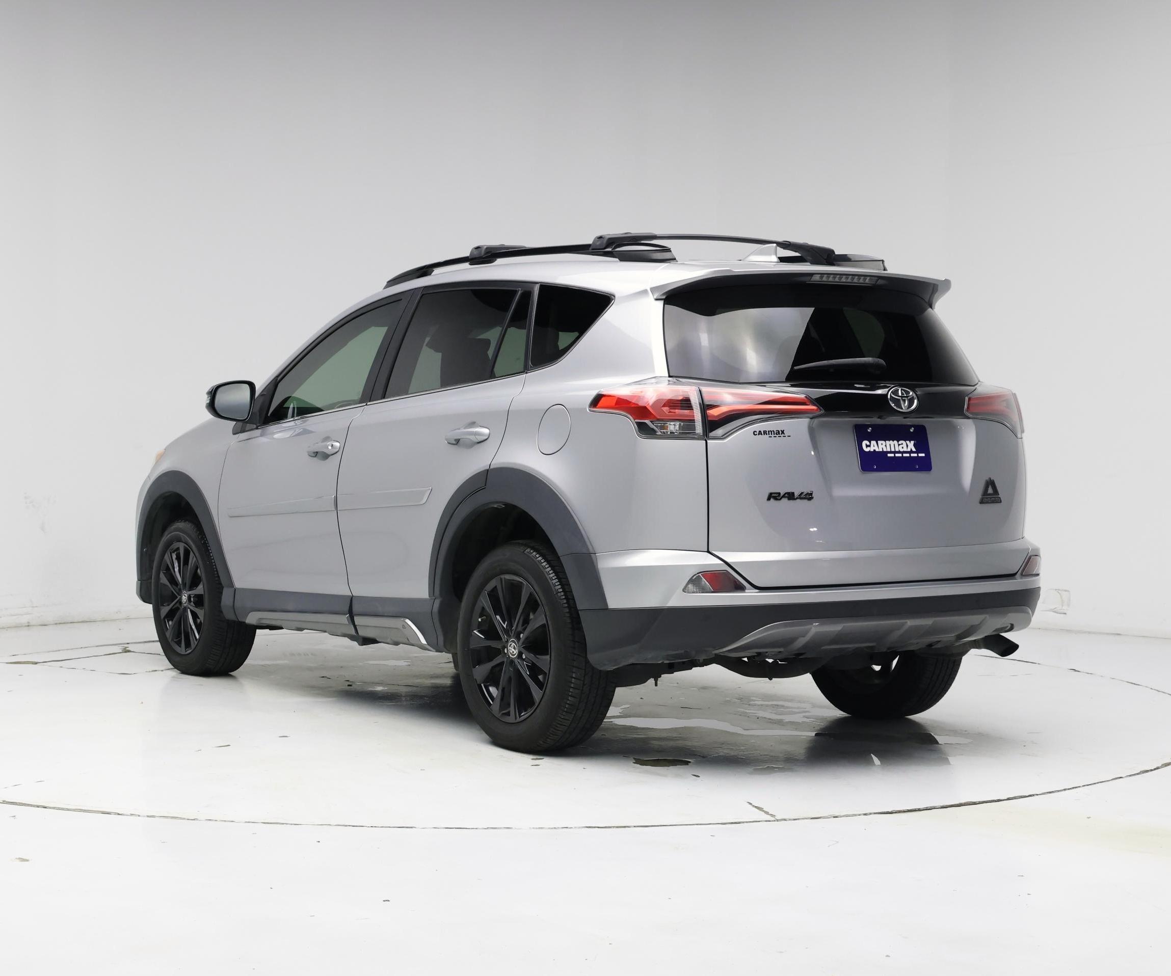 Thumbnail: 2018 Toyota RAV4 - 2
