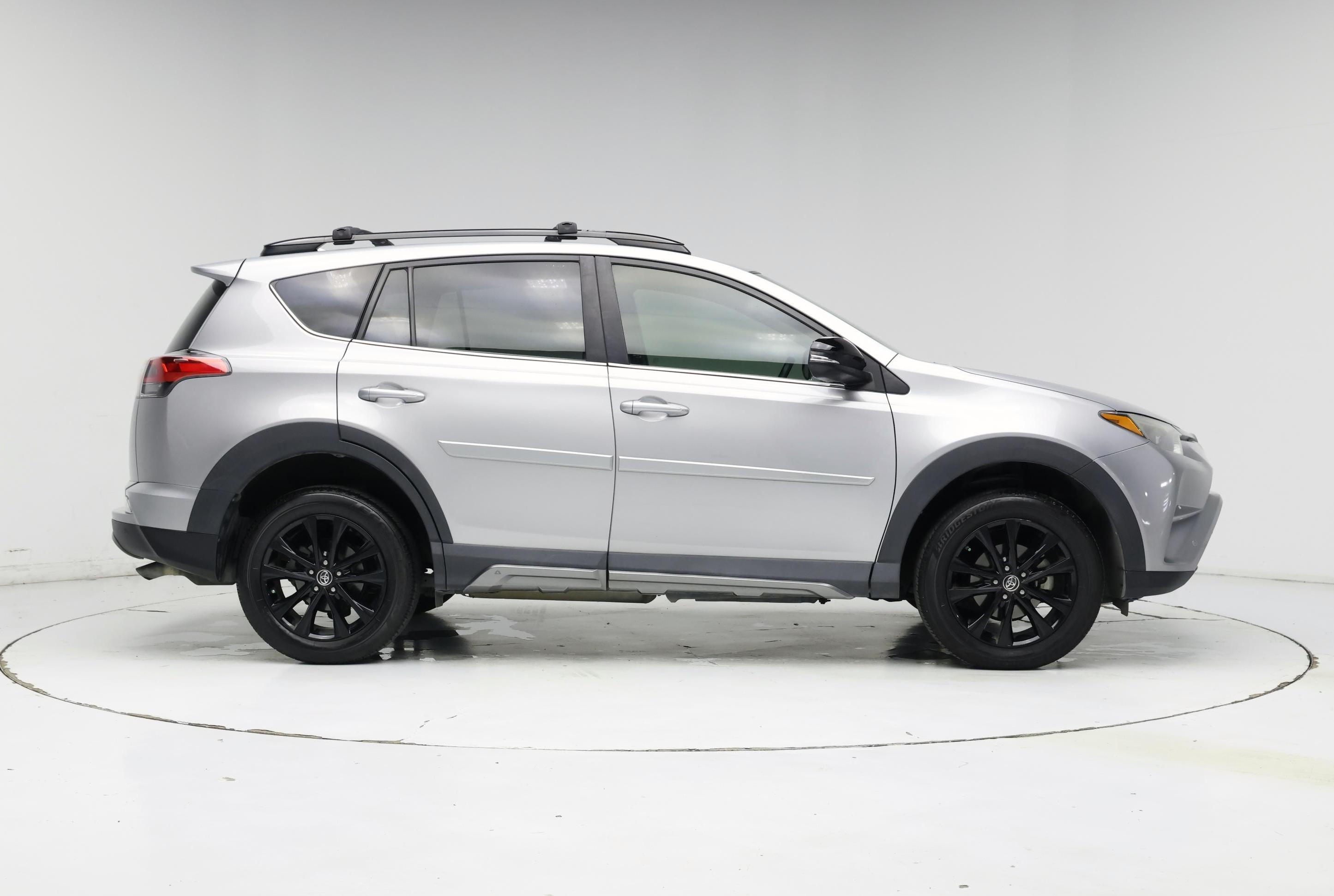 Thumbnail: 2018 Toyota RAV4 - 7