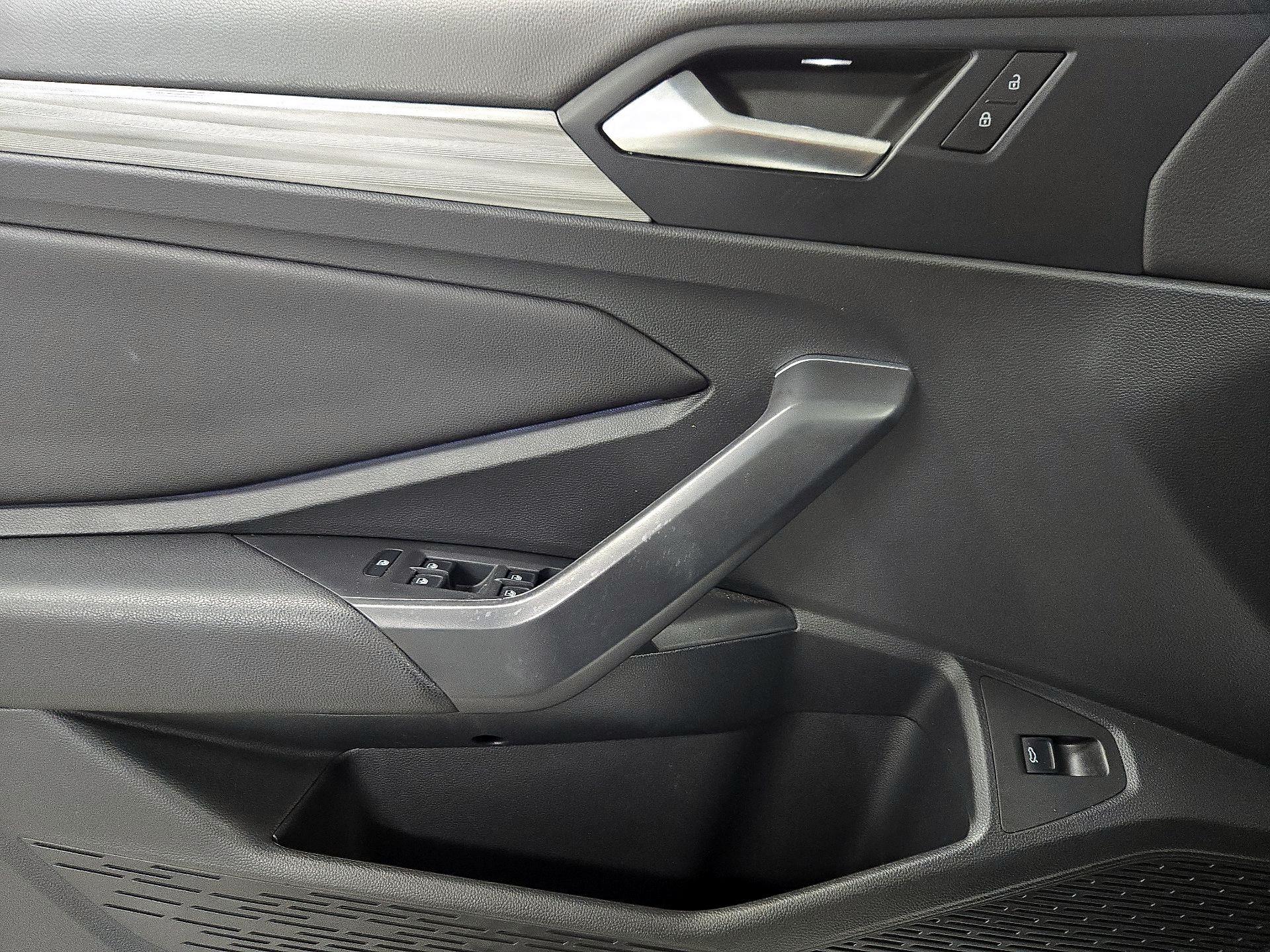 Thumbnail: 2019 Volkswagen Jetta - 12