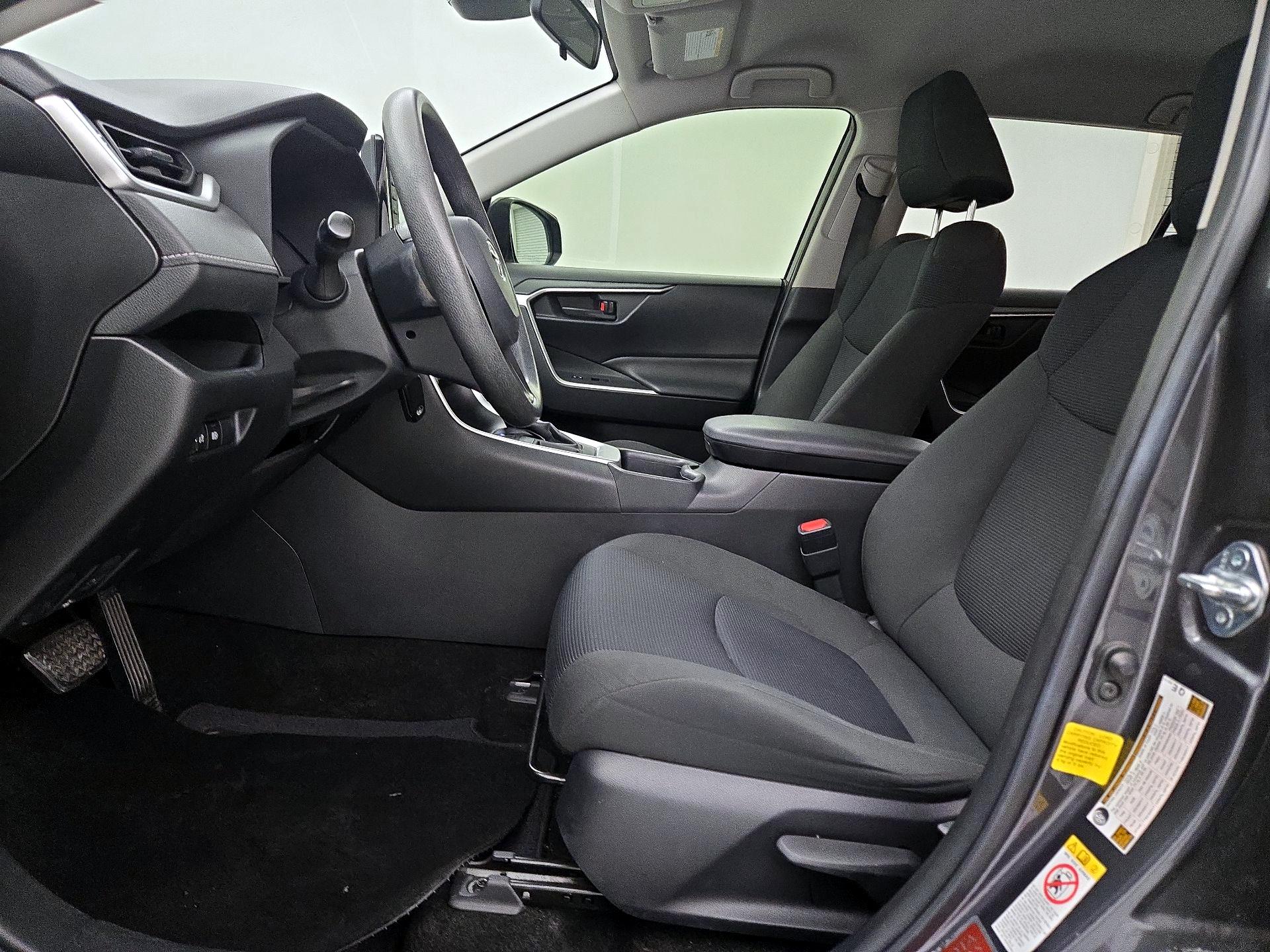 Thumbnail: 2019 Toyota RAV4 - 11