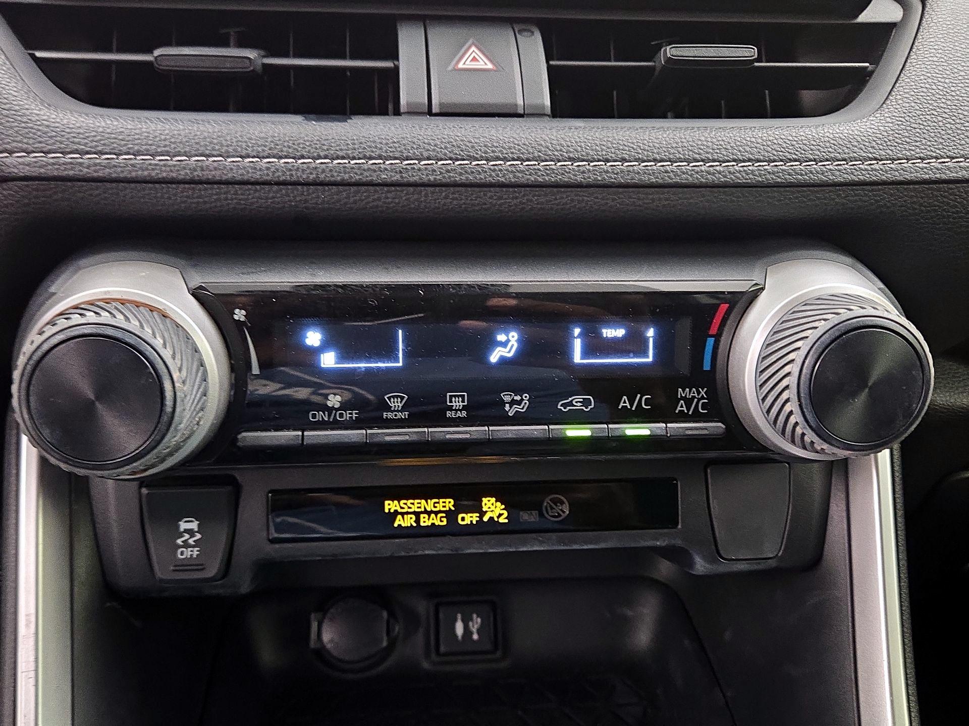 Thumbnail: 2019 Toyota RAV4 - 16
