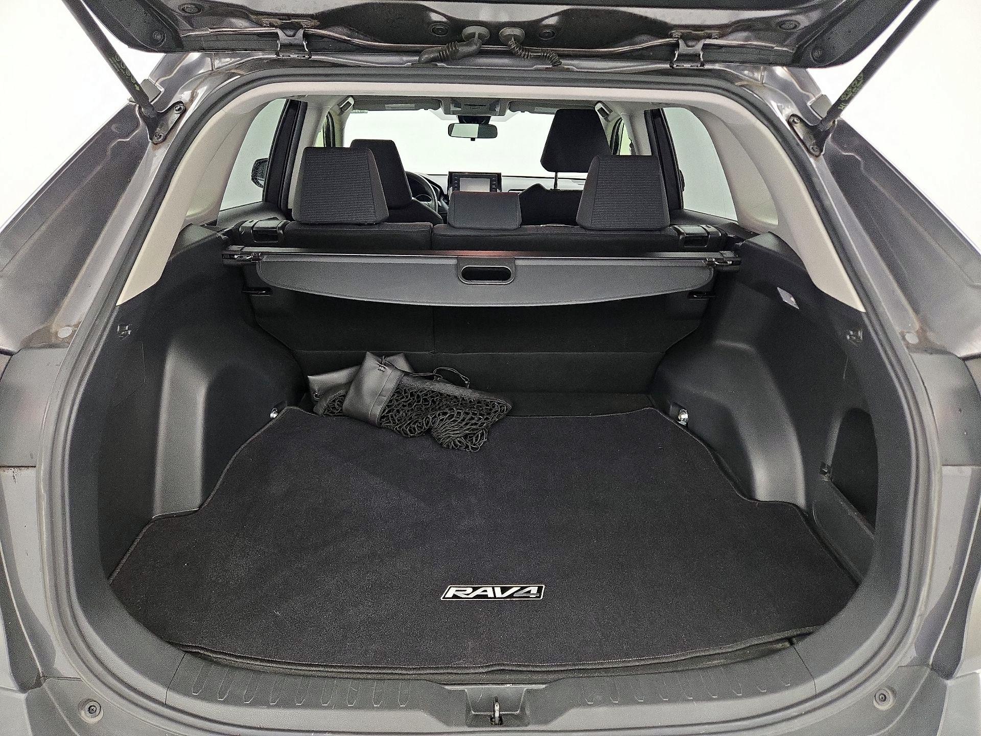 Thumbnail: 2019 Toyota RAV4 - 20
