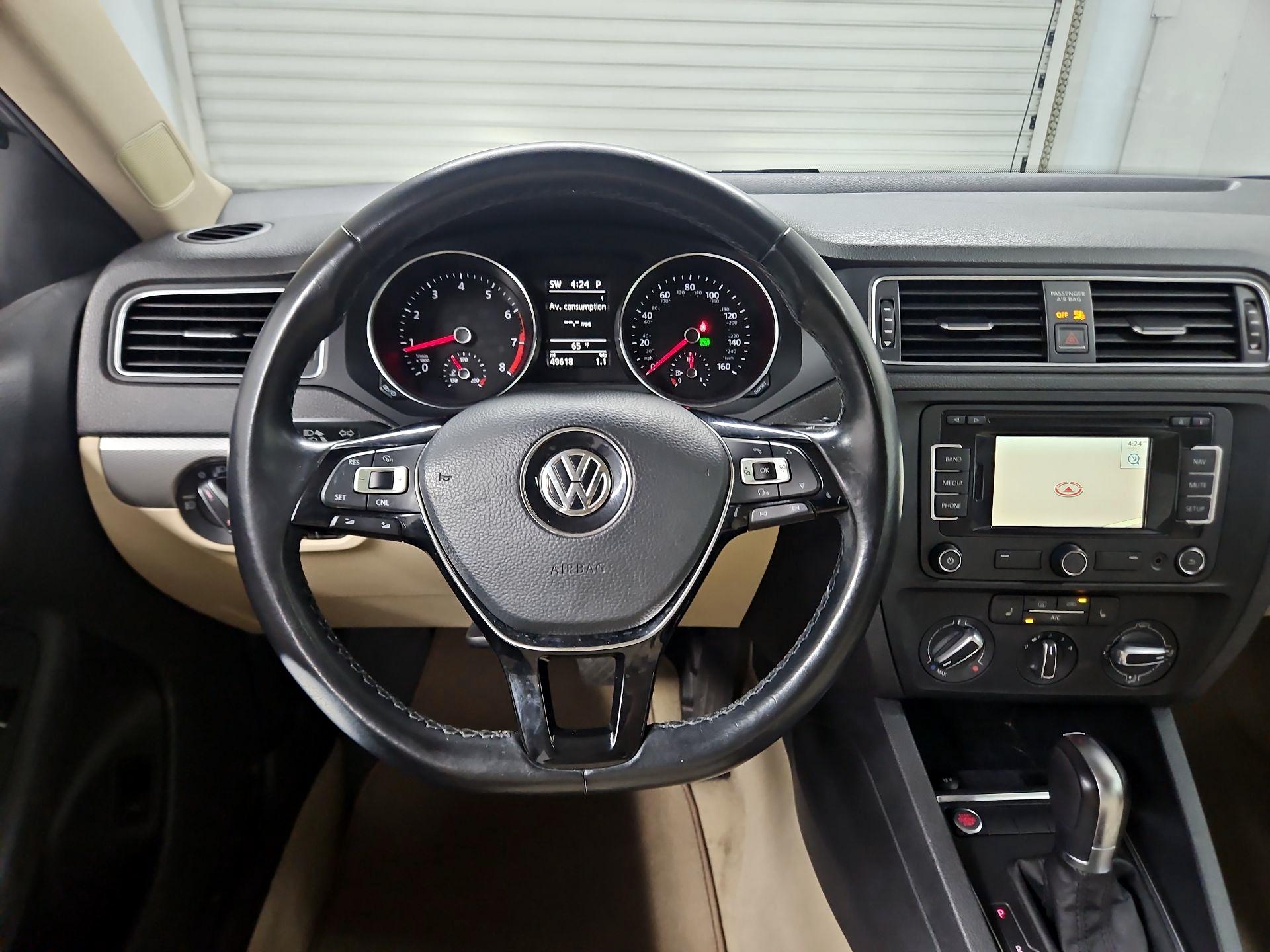 Thumbnail: 2015 Volkswagen Jetta - 10
