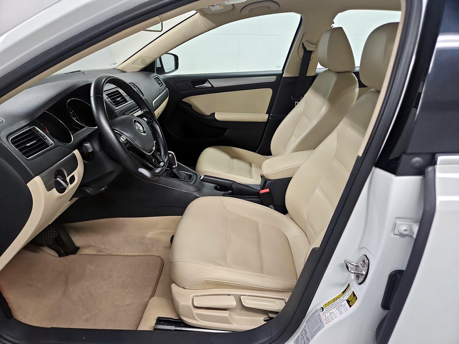 Thumbnail: 2015 Volkswagen Jetta - 11