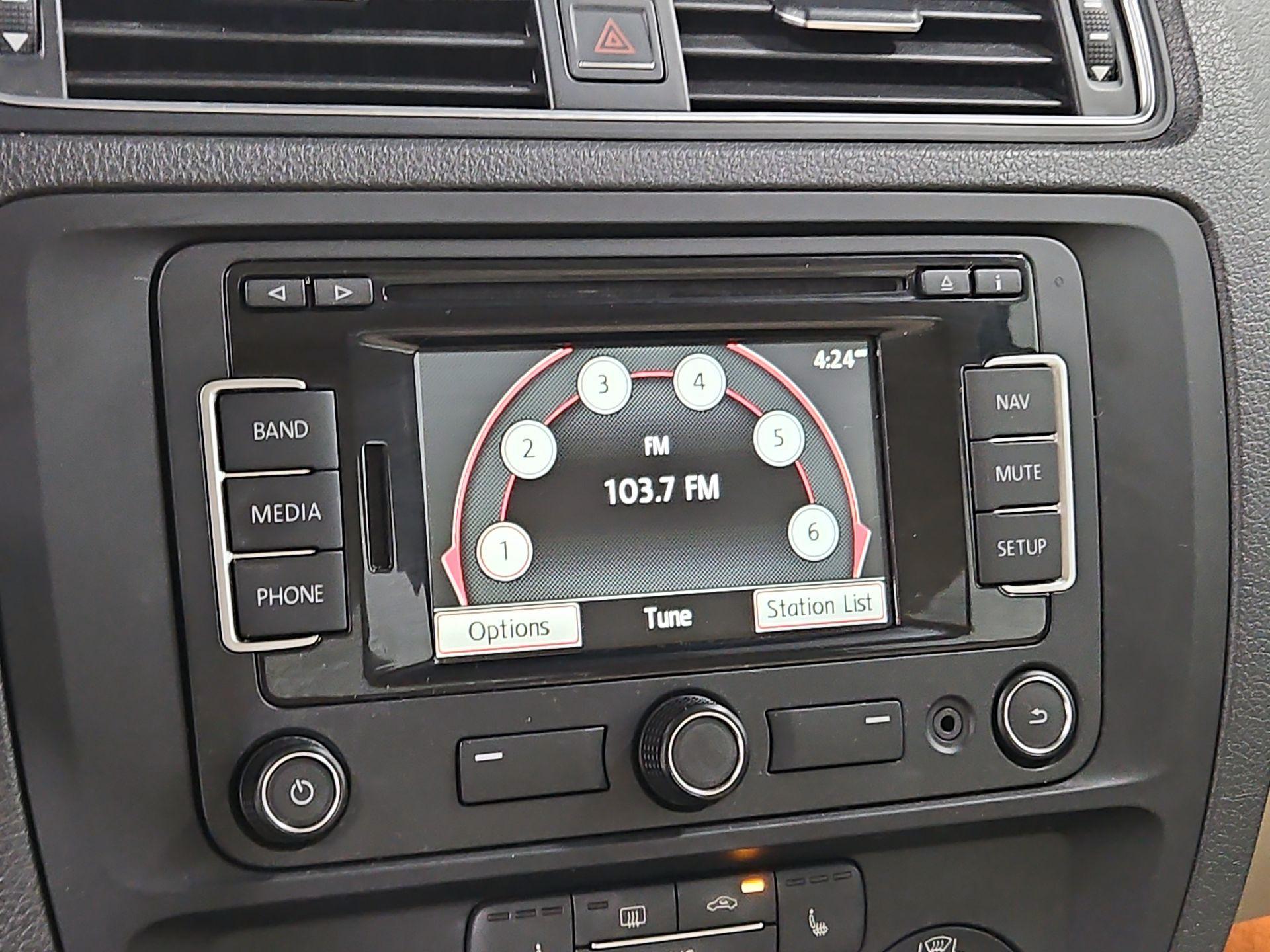 Thumbnail: 2015 Volkswagen Jetta - 16