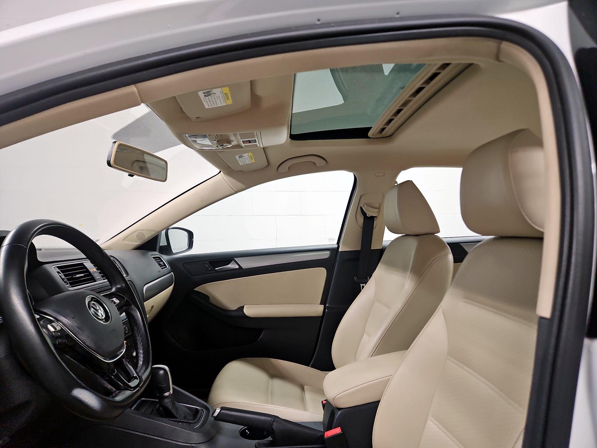 Thumbnail: 2015 Volkswagen Jetta - 20