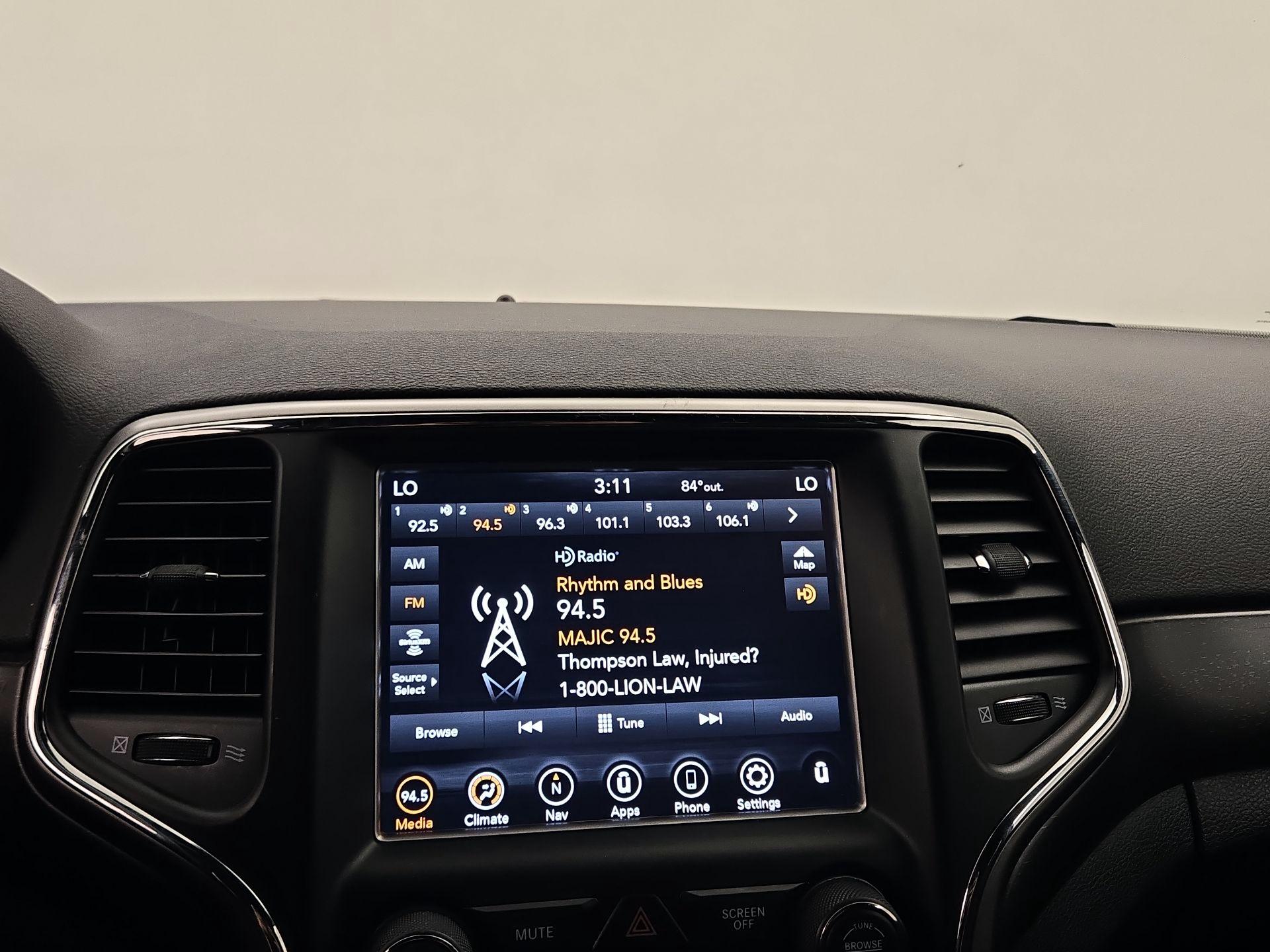 Thumbnail: 2018 Jeep Grand Cherokee - 16