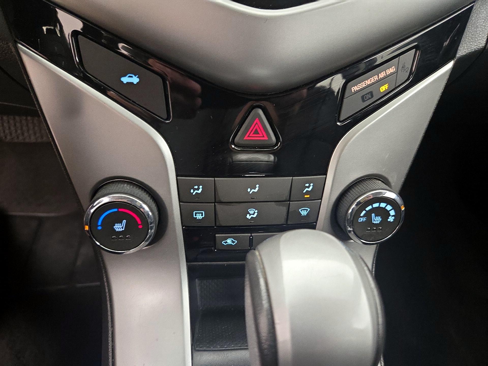 Thumbnail: 2015 Chevrolet Cruze - 15